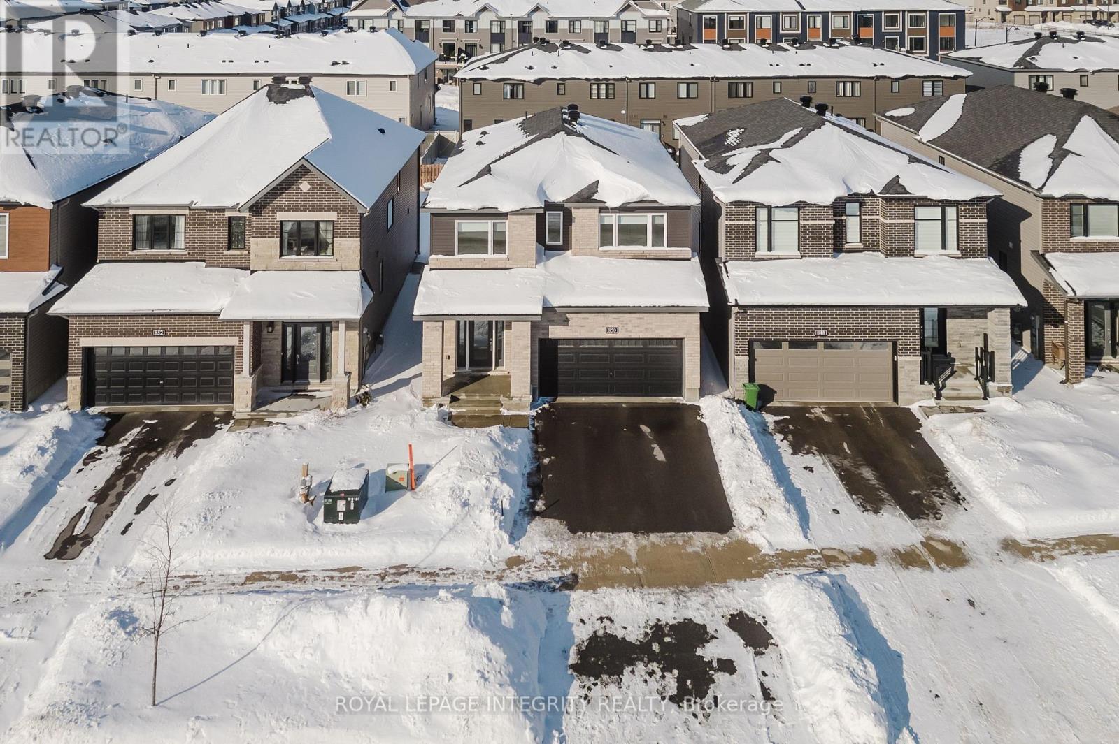 850 Cappamore Drive, Ottawa, Ontario  K2C 3H2 - Photo 2 - X12910808