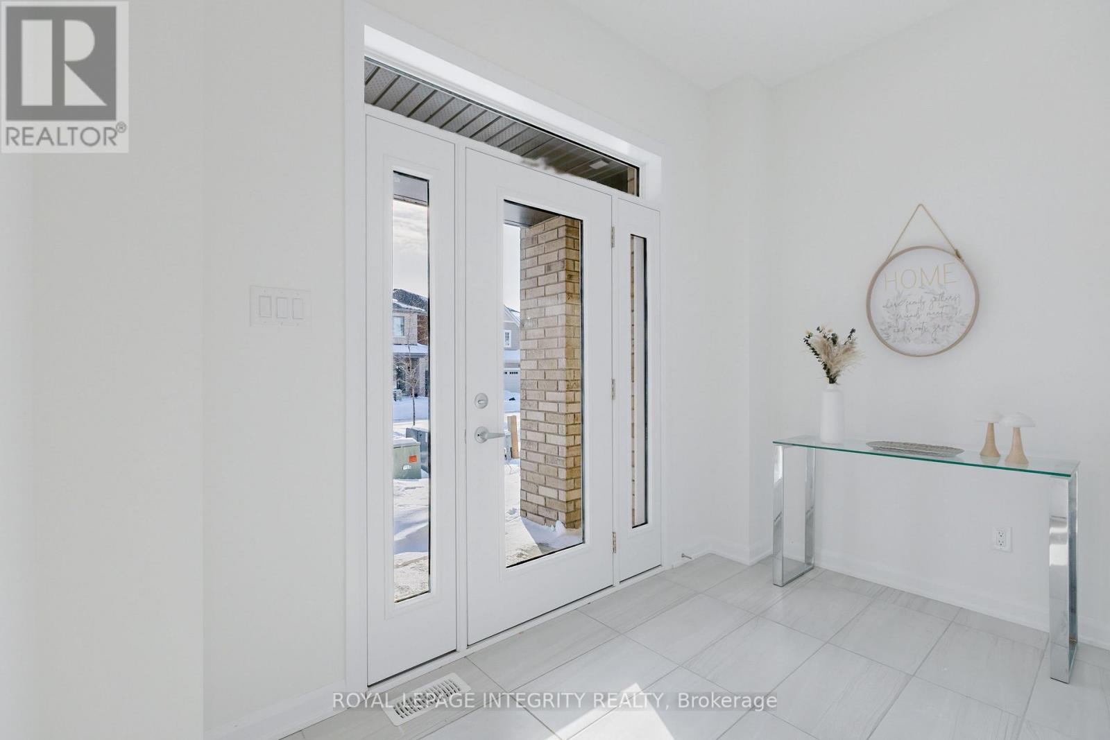 850 Cappamore Drive, Ottawa, Ontario  K2C 3H2 - Photo 4 - X12910808