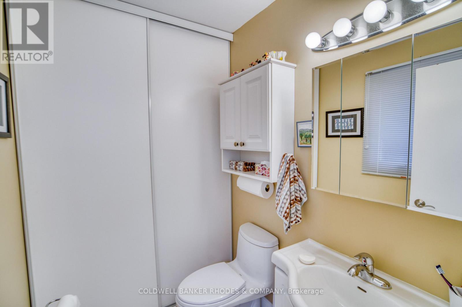 118 Robinson Avenue, Ottawa, Ontario  K1N 8P1 - Photo 6 - X12910824