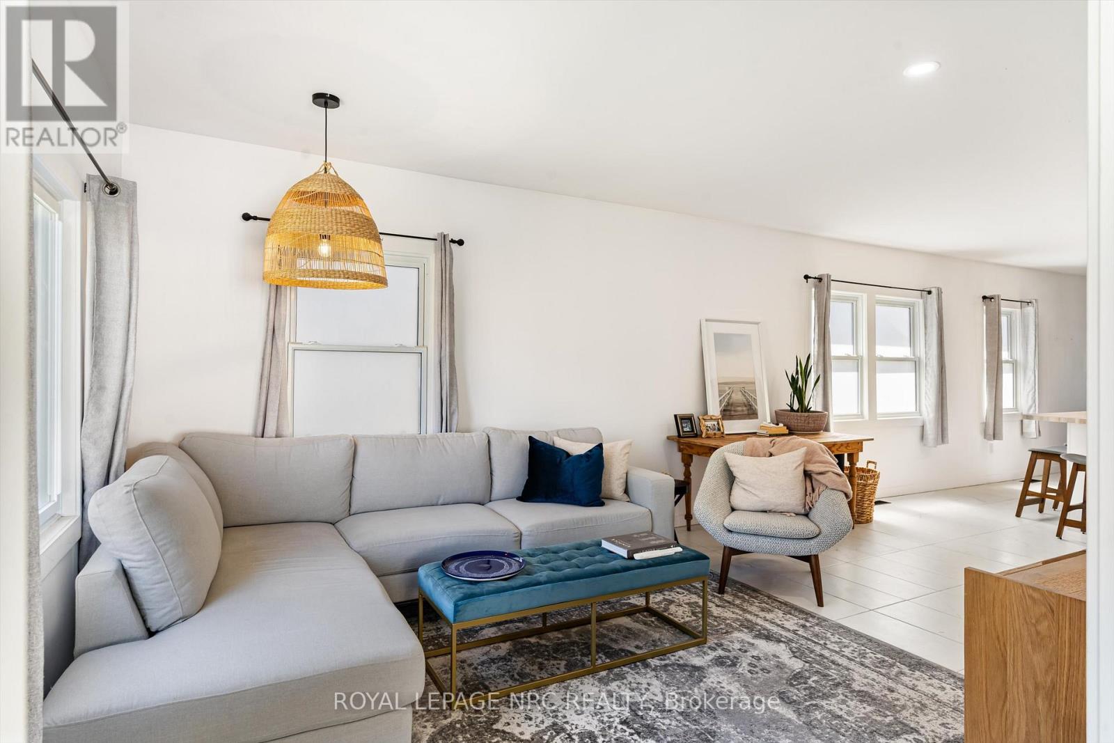 37 Lock Street, St. Catharines, Ontario  L2N 5B8 - Photo 11 - X12910594