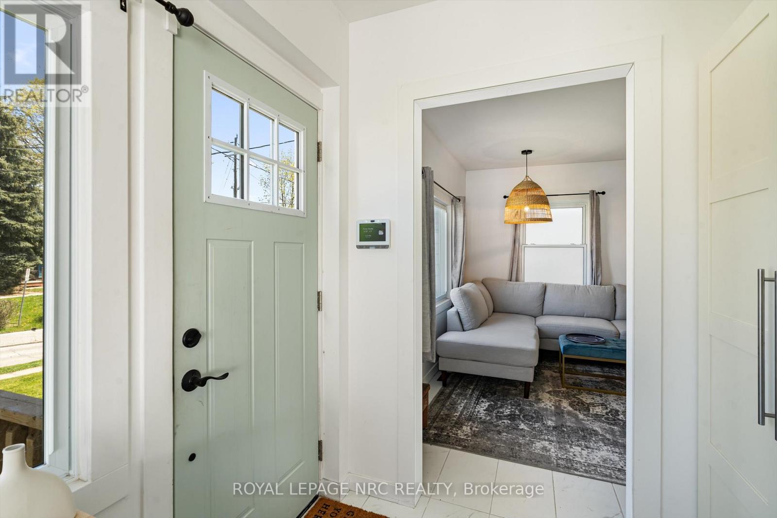 37 Lock Street, St. Catharines, Ontario  L2N 5B8 - Photo 7 - X12910594