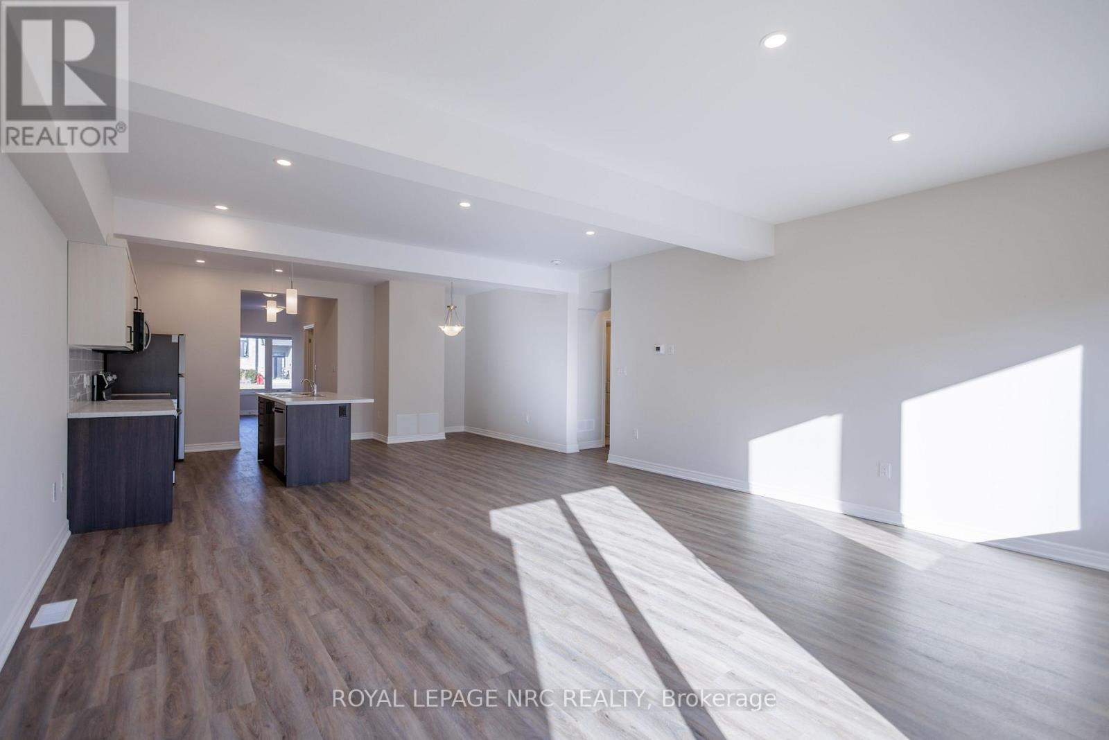 2b - 41 St Davids Road W, Thorold, Ontario  L2V 2L4 - Photo 4 - X12910600