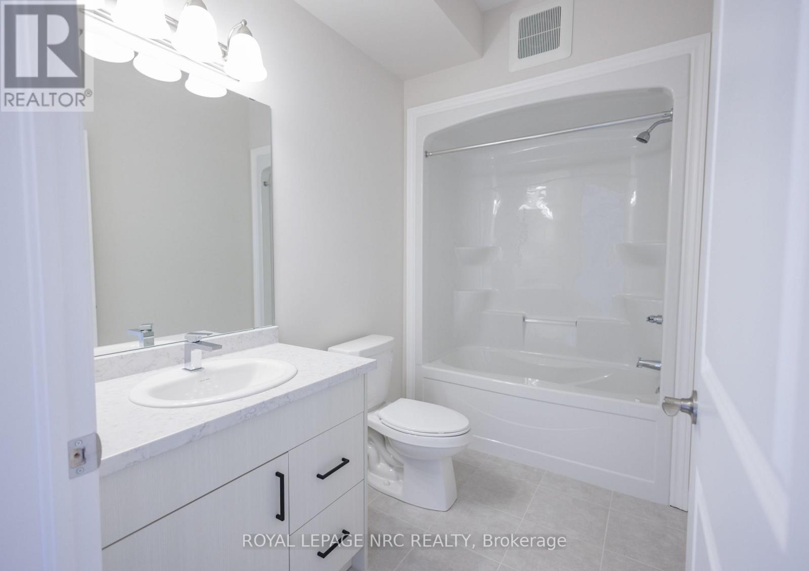 2b - 41 St Davids Road W, Thorold, Ontario  L2V 2L4 - Photo 7 - X12910600