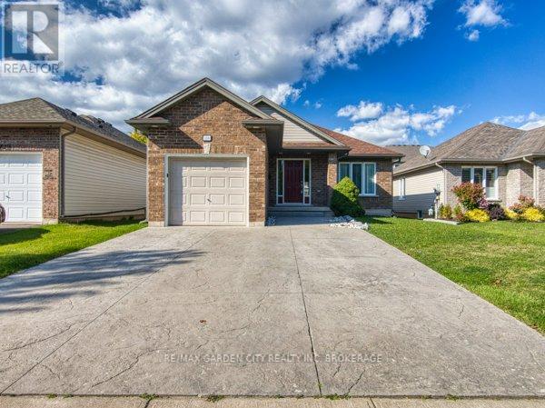 180 Drapers Street, Welland (Prince Charles), Ontario  L3C 7N2 - Photo 1 - X12910646