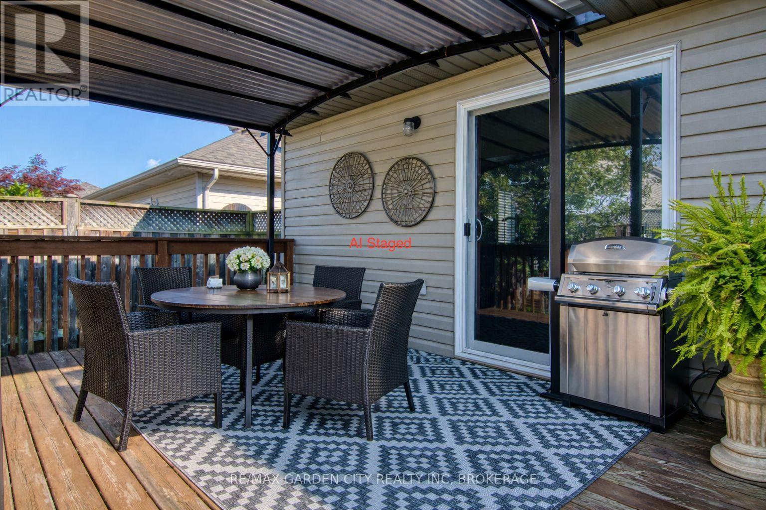 180 Drapers Street, Welland (Prince Charles), Ontario  L3C 7N2 - Photo 9 - X12910646