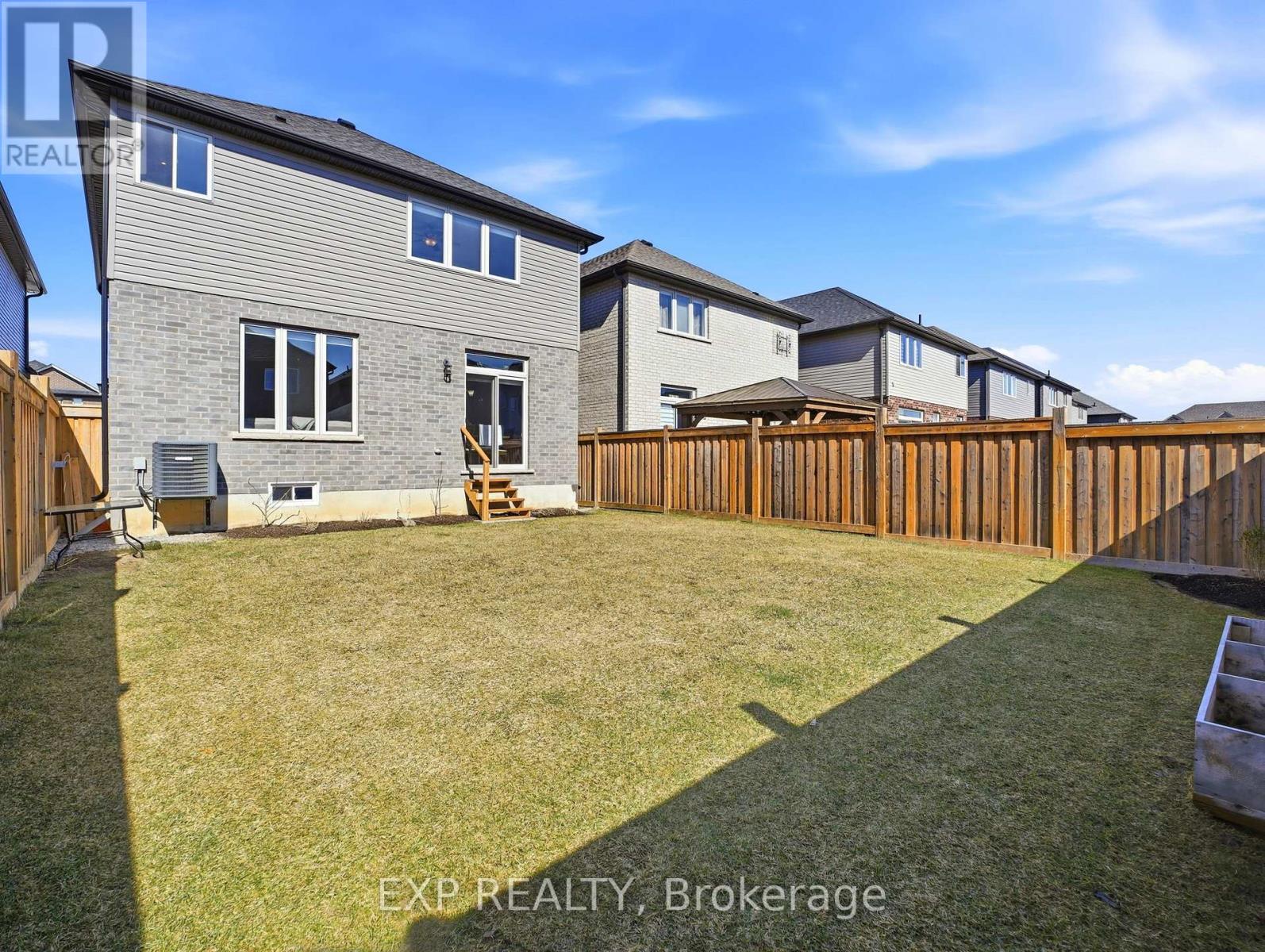 63 Festival Way, Hamilton, Ontario  L0R 1C0 - Photo 40 - X12878278