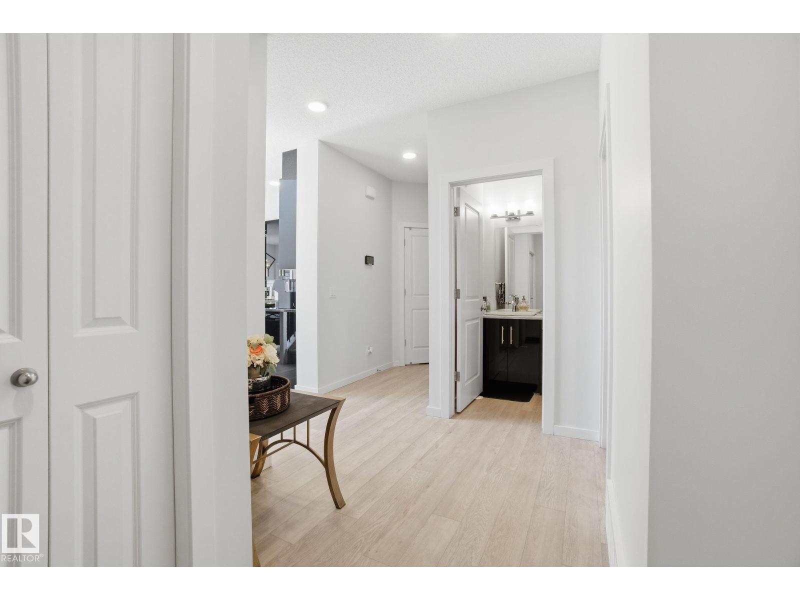 15851 22 Av Sw, Edmonton, Alberta  T6W 4K9 - Photo 3 - E4478699