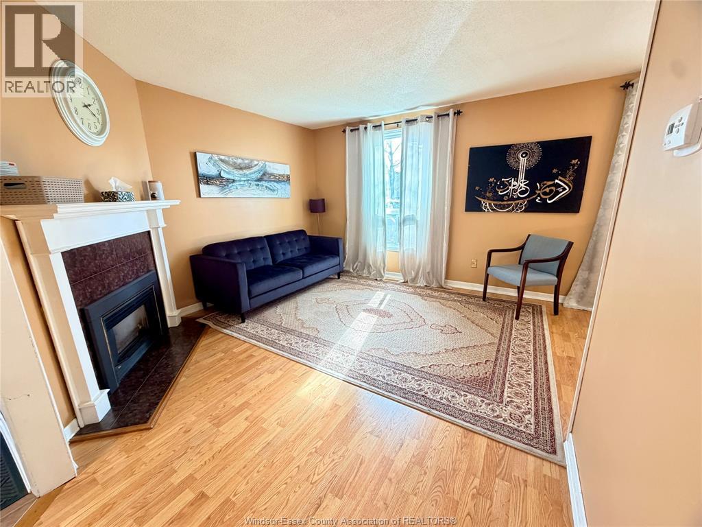 3026 Erindale Crescent, Windsor, Ontario  N8W 4Y8 - Photo 2 - 26005913