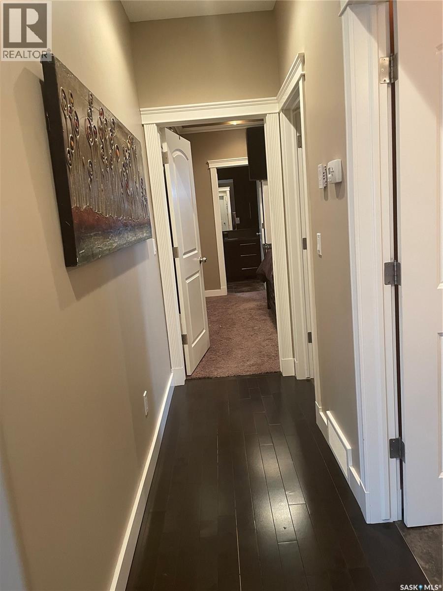 916 3rd Street Se, Weyburn, Saskatchewan  S4H 3J8 - Photo 8 - SK024474