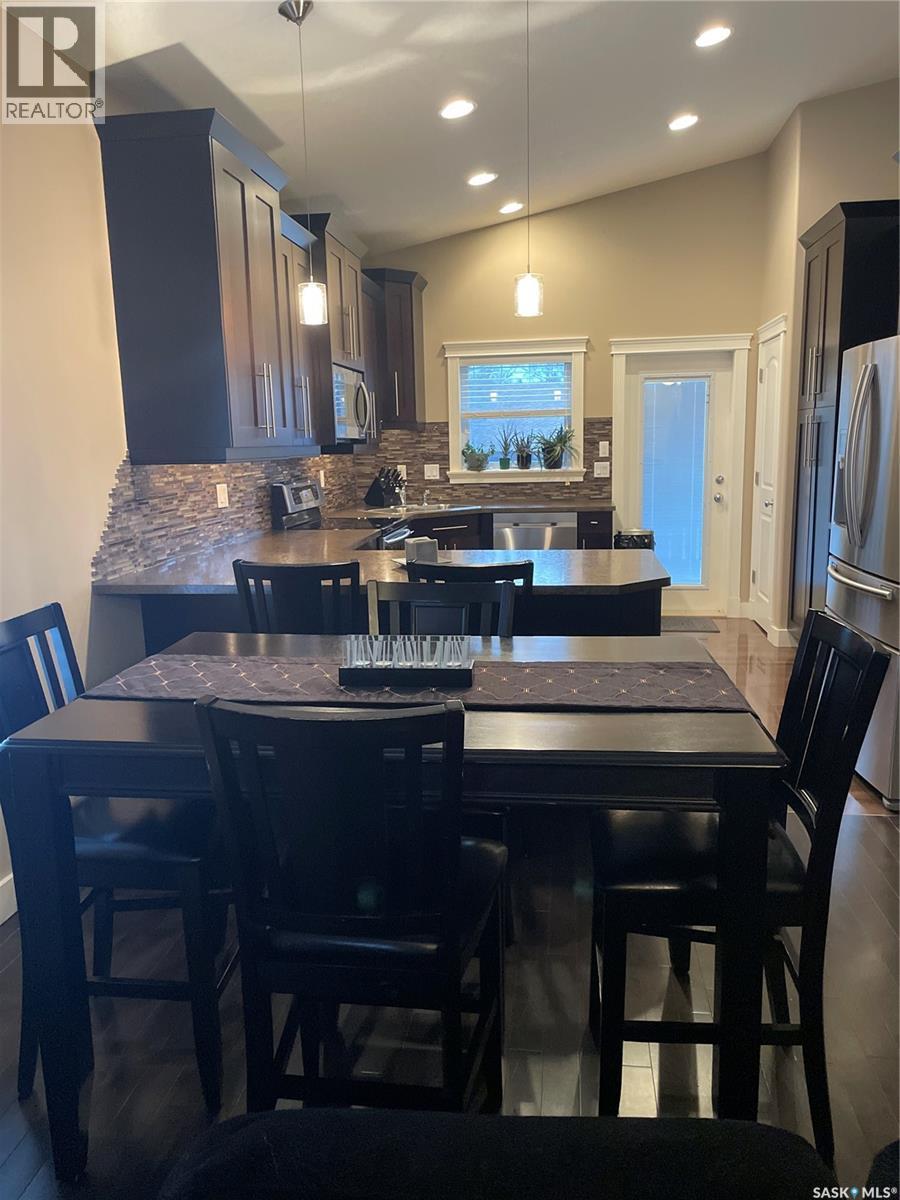 916 3rd Street Se, Weyburn, Saskatchewan  S4H 3J8 - Photo 6 - SK024474