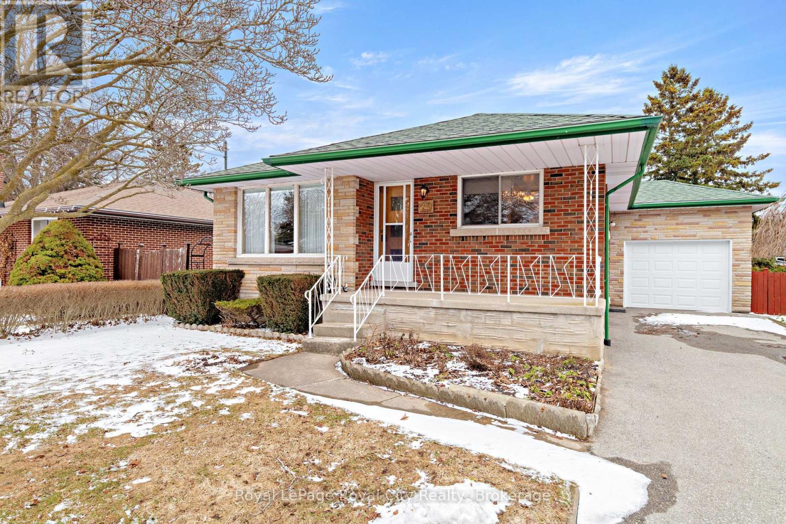 29 Terry Boulevard, Guelph, Ontario  N1E 1X6 - Photo 3 - X12910572