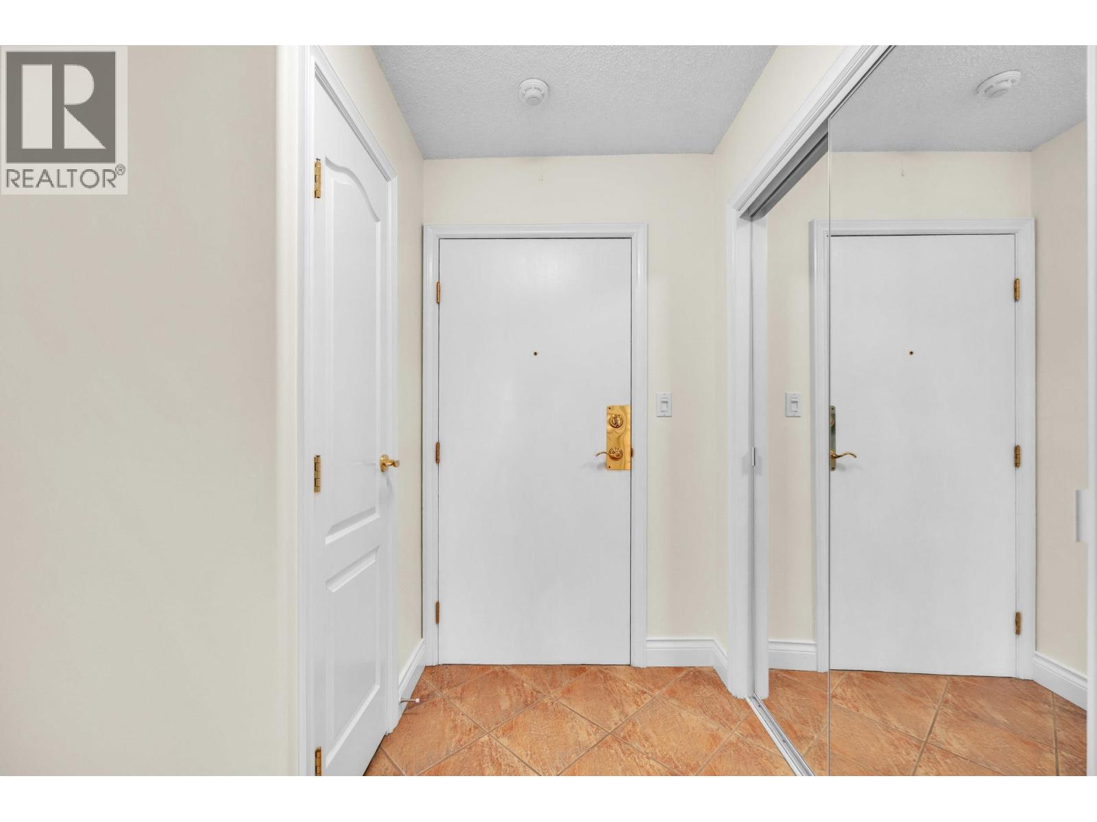 401 1718 Nelson Street, Vancouver, British Columbia  V6G 1M8 - Photo 2 - R3102289