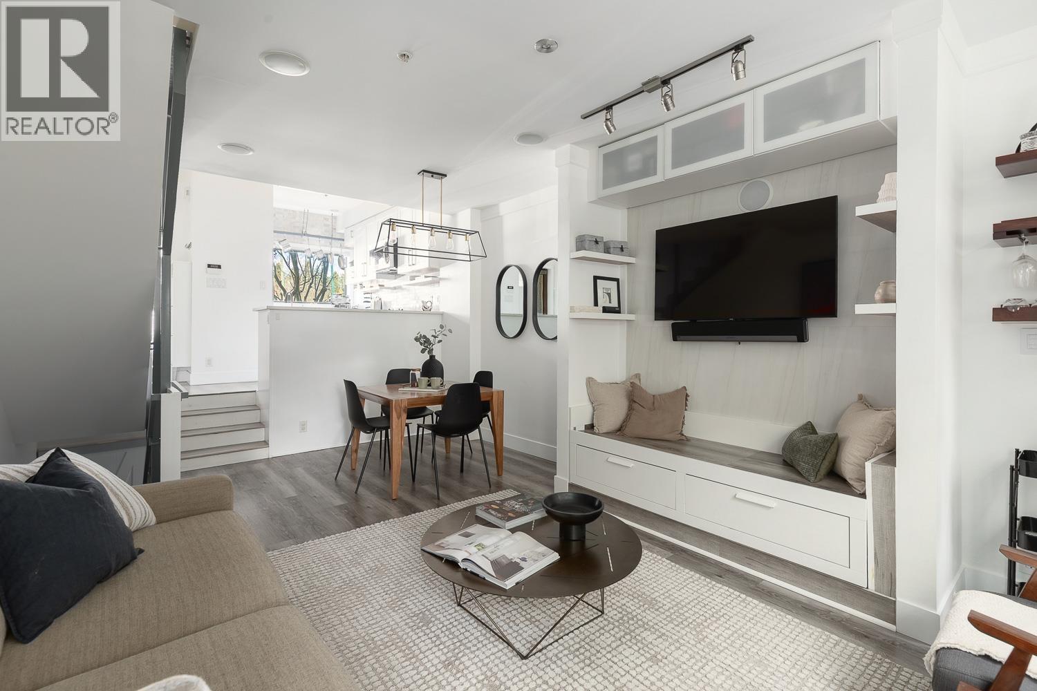 Listing Picture 5 of 28 : 396 E 15TH AVENUE, Vancouver / 溫哥華 - 魯藝地產 Yvonne Lu Group - MLS Medallion Club Member