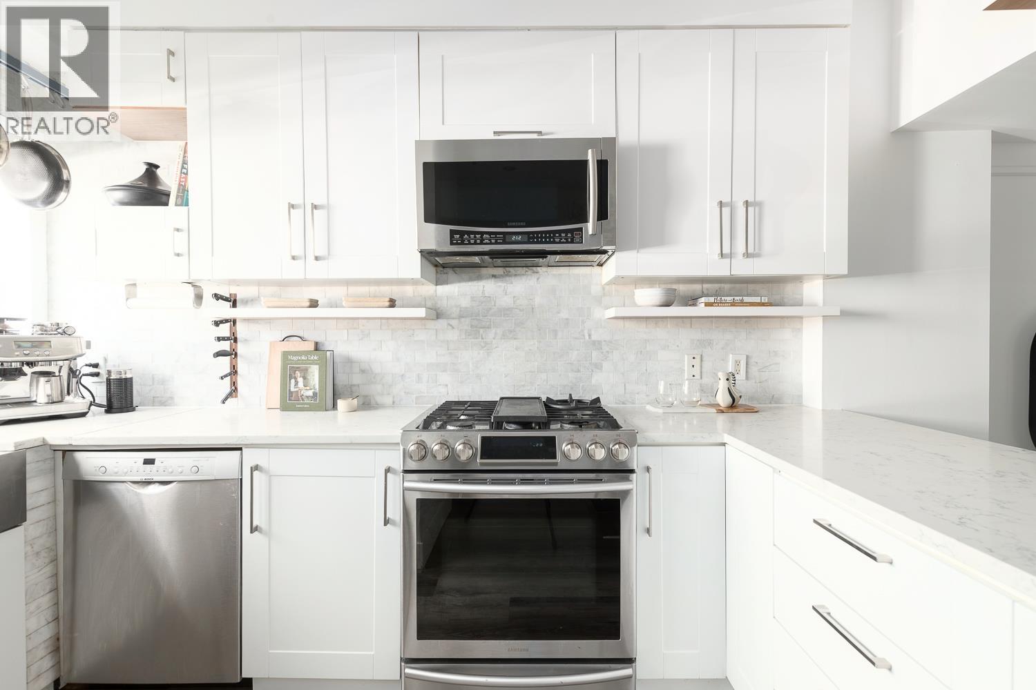 Listing Picture 8 of 28 : 396 E 15TH AVENUE, Vancouver / 溫哥華 - 魯藝地產 Yvonne Lu Group - MLS Medallion Club Member