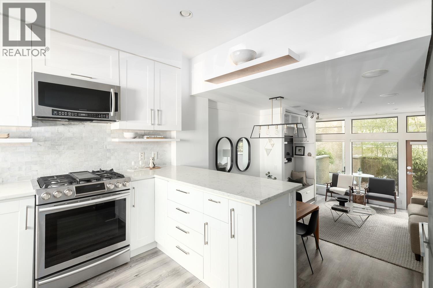 Listing Picture 7 of 28 : 396 E 15TH AVENUE, Vancouver / 溫哥華 - 魯藝地產 Yvonne Lu Group - MLS Medallion Club Member