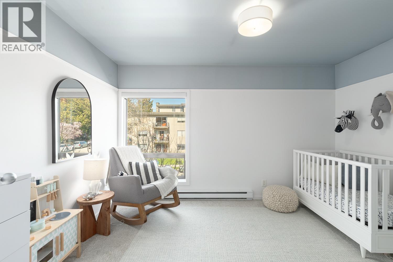 Listing Picture 9 of 28 : 396 E 15TH AVENUE, Vancouver / 溫哥華 - 魯藝地產 Yvonne Lu Group - MLS Medallion Club Member