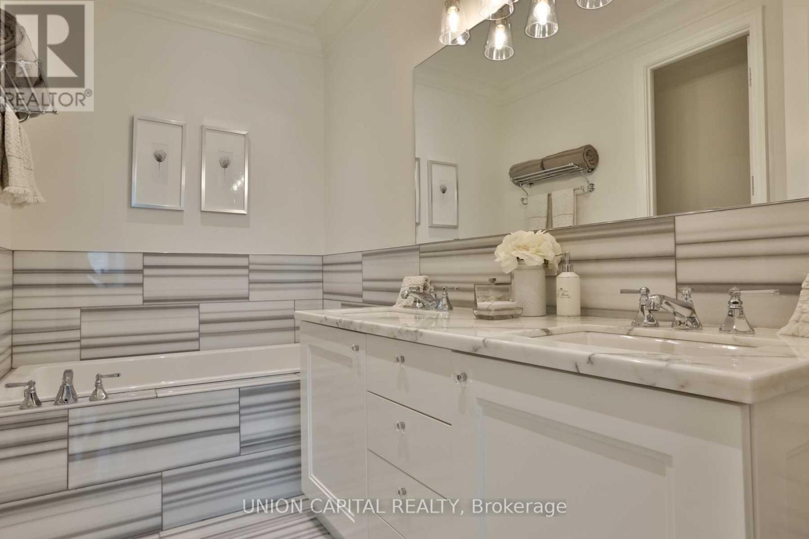 3406 - 311 Bay Street, Toronto, Ontario  M5H 4G5 - Photo 25 - C12910706