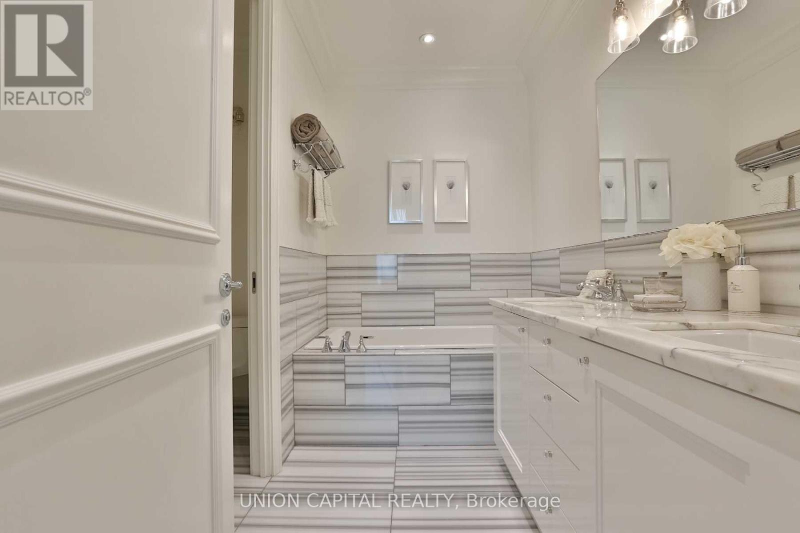 3406 - 311 Bay Street, Toronto, Ontario  M5H 4G5 - Photo 28 - C12910706