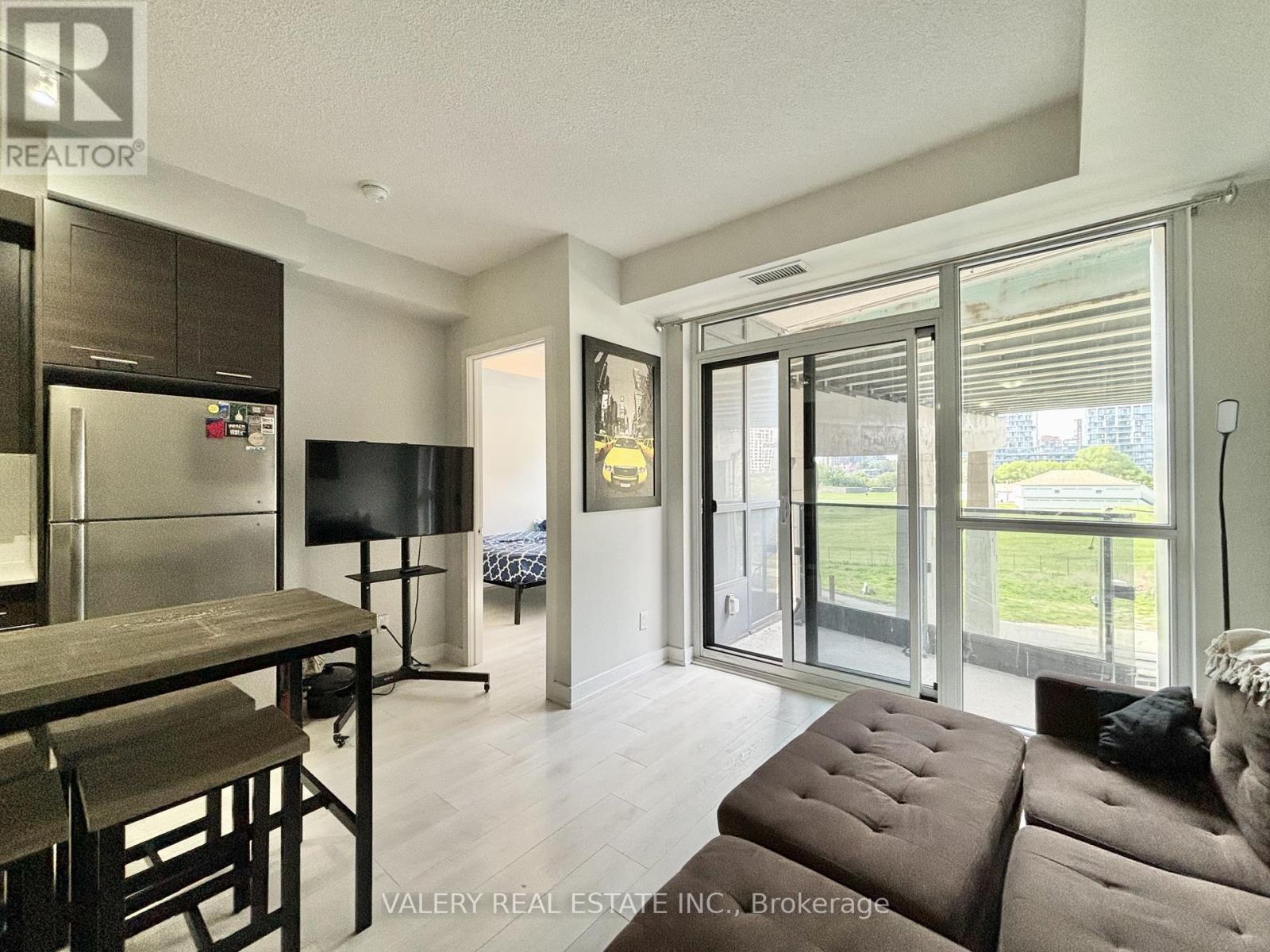 501 - 50 Bruyeres Mews, Toronto, Ontario M5V 0H8 - Photo 2 - C12910822