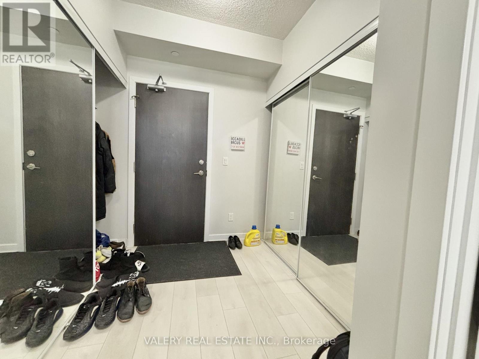 501 - 50 Bruyeres Mews, Toronto, Ontario M5V 0H8 - Photo 7 - C12910822