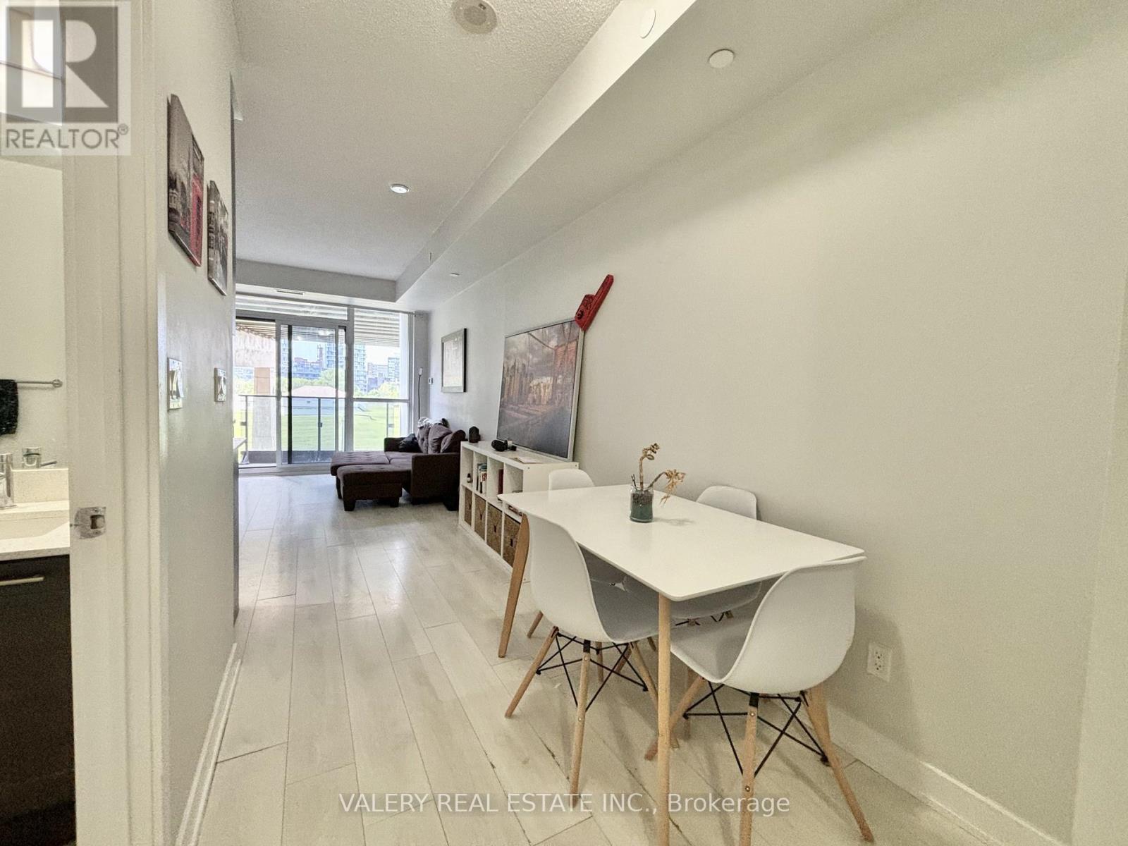 501 - 50 Bruyeres Mews, Toronto, Ontario M5V 0H8 - Photo 9 - C12910822