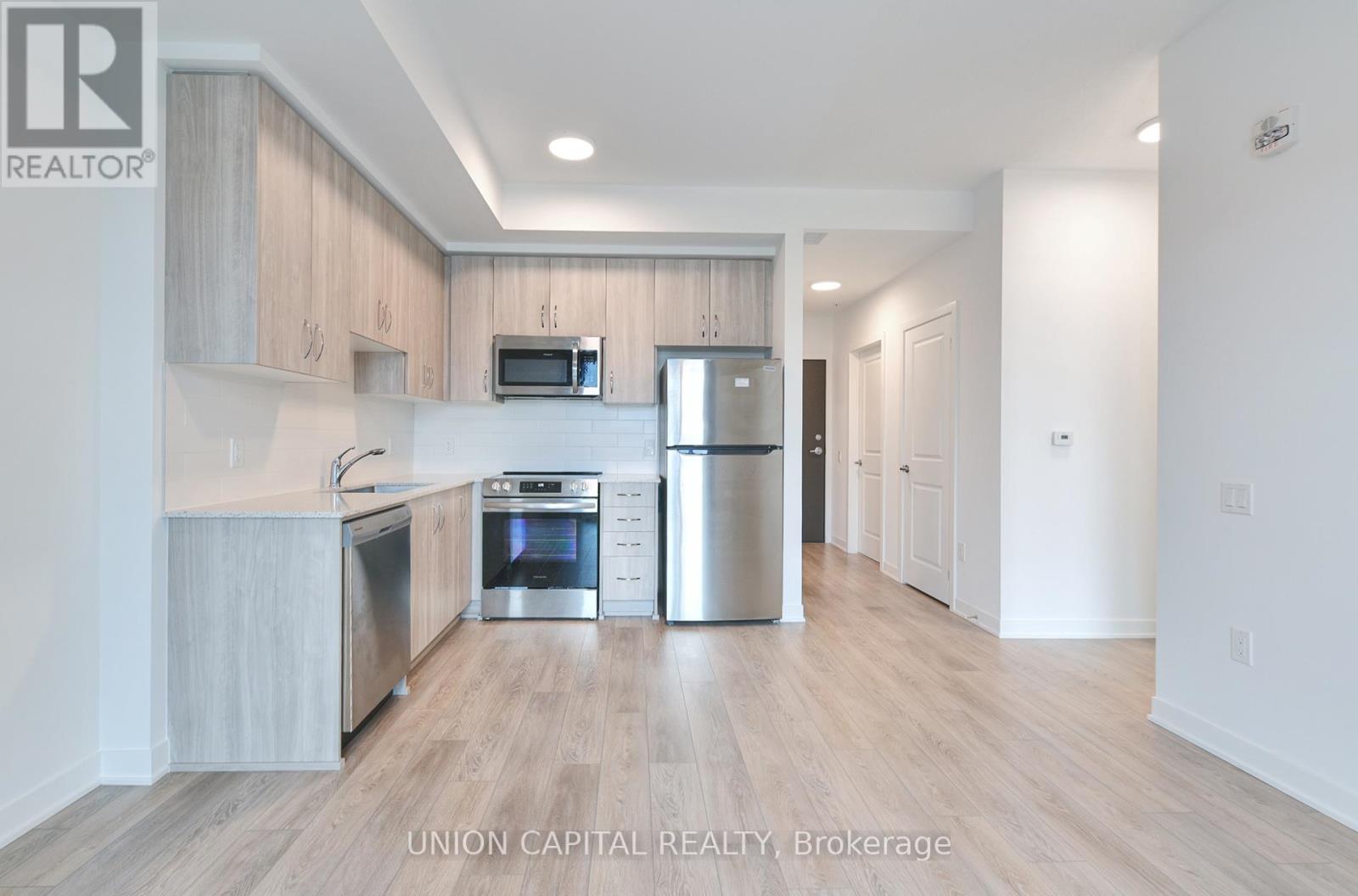 209 - 385 Arctic Red Drive, Oshawa, Ontario  L1L 0W9 - Photo 5 - E12910628