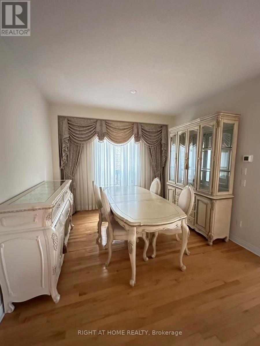 31 Acara Court, Toronto, Ontario  M1T 3W9 - Photo 4 - E12910686