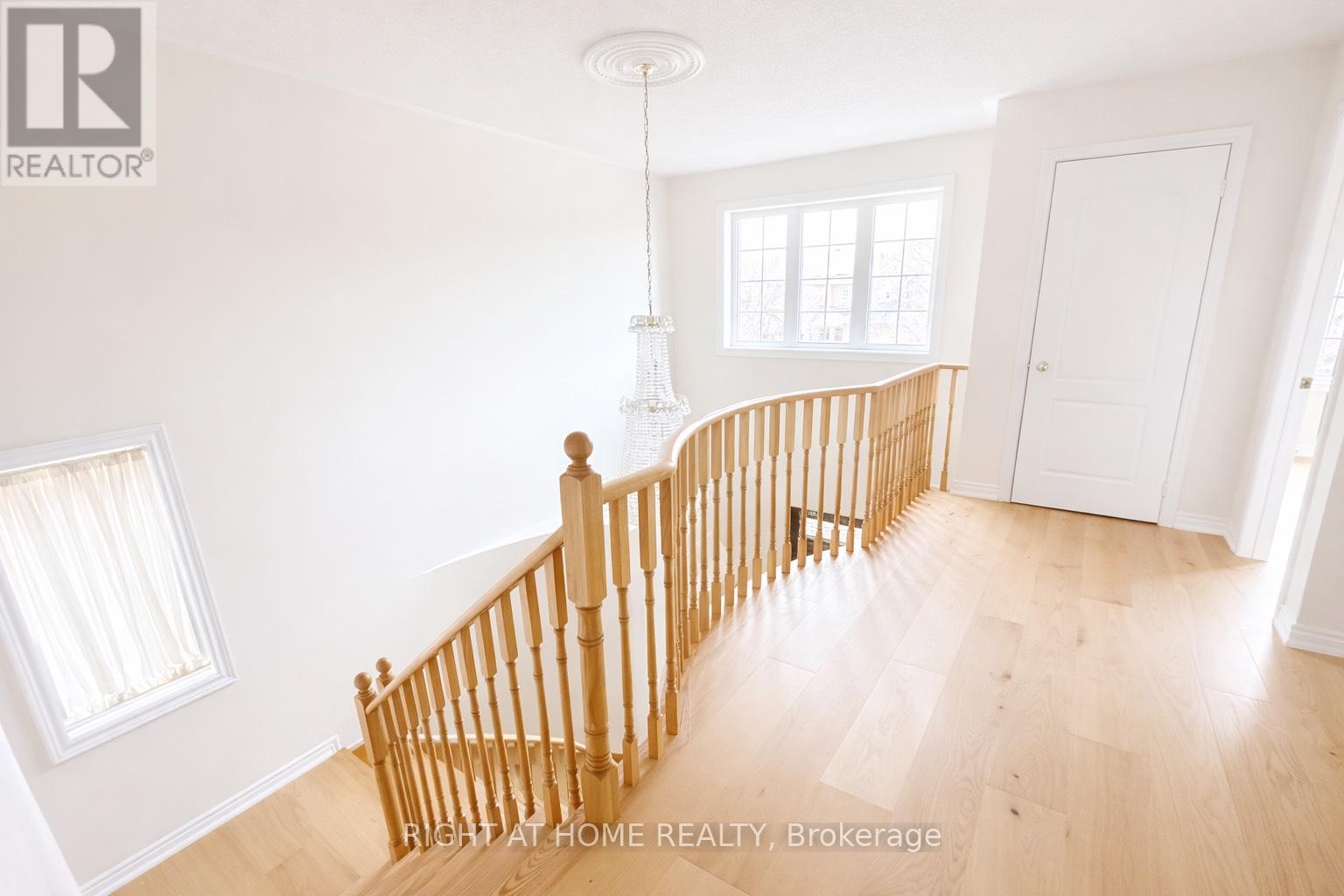 31 Acara Court, Toronto, Ontario  M1T 3W9 - Photo 8 - E12910686