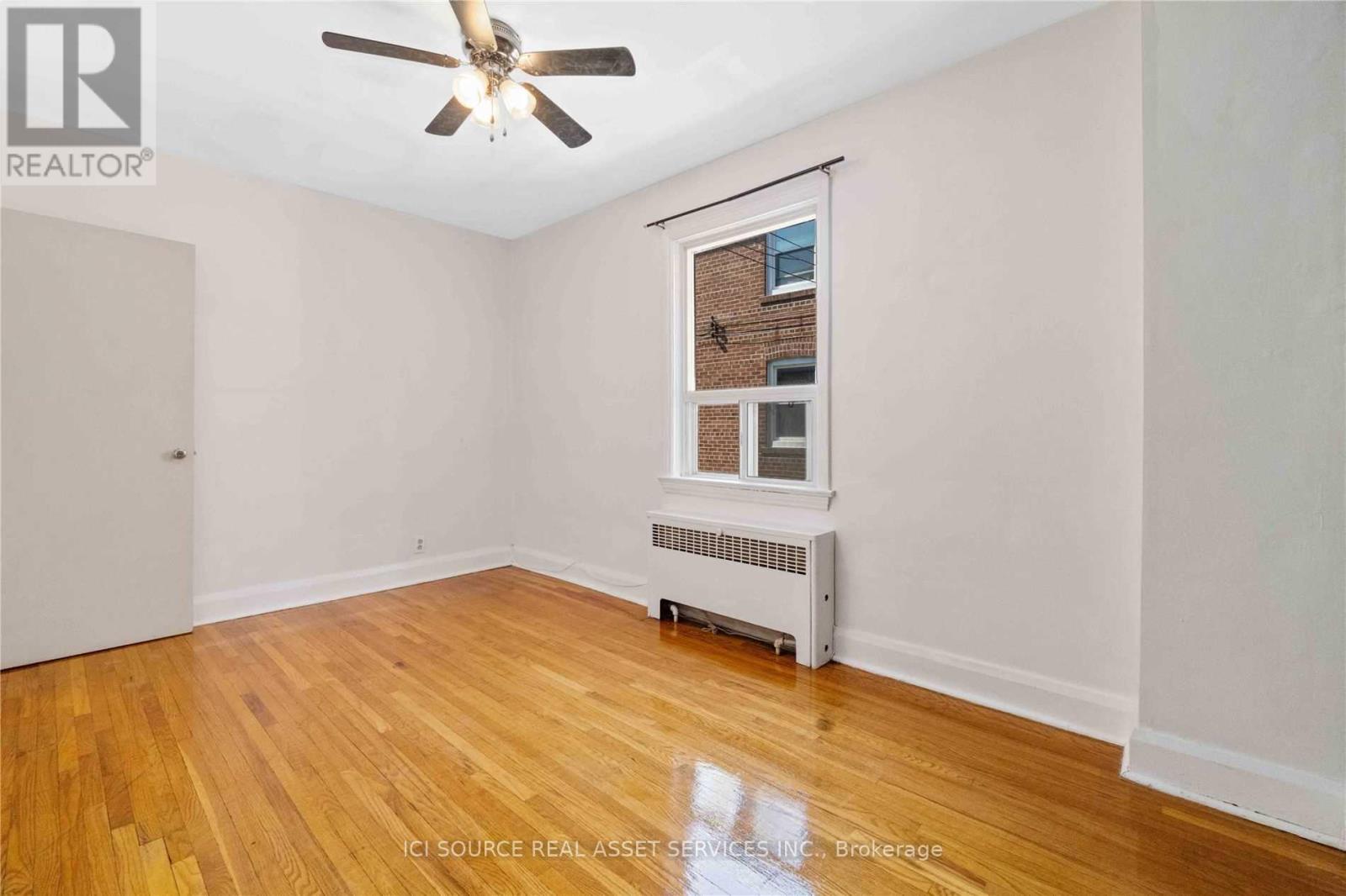 2 - 116 Eastwood Road, Toronto, Ontario  M4L 2C9 - Photo 11 - E12910716