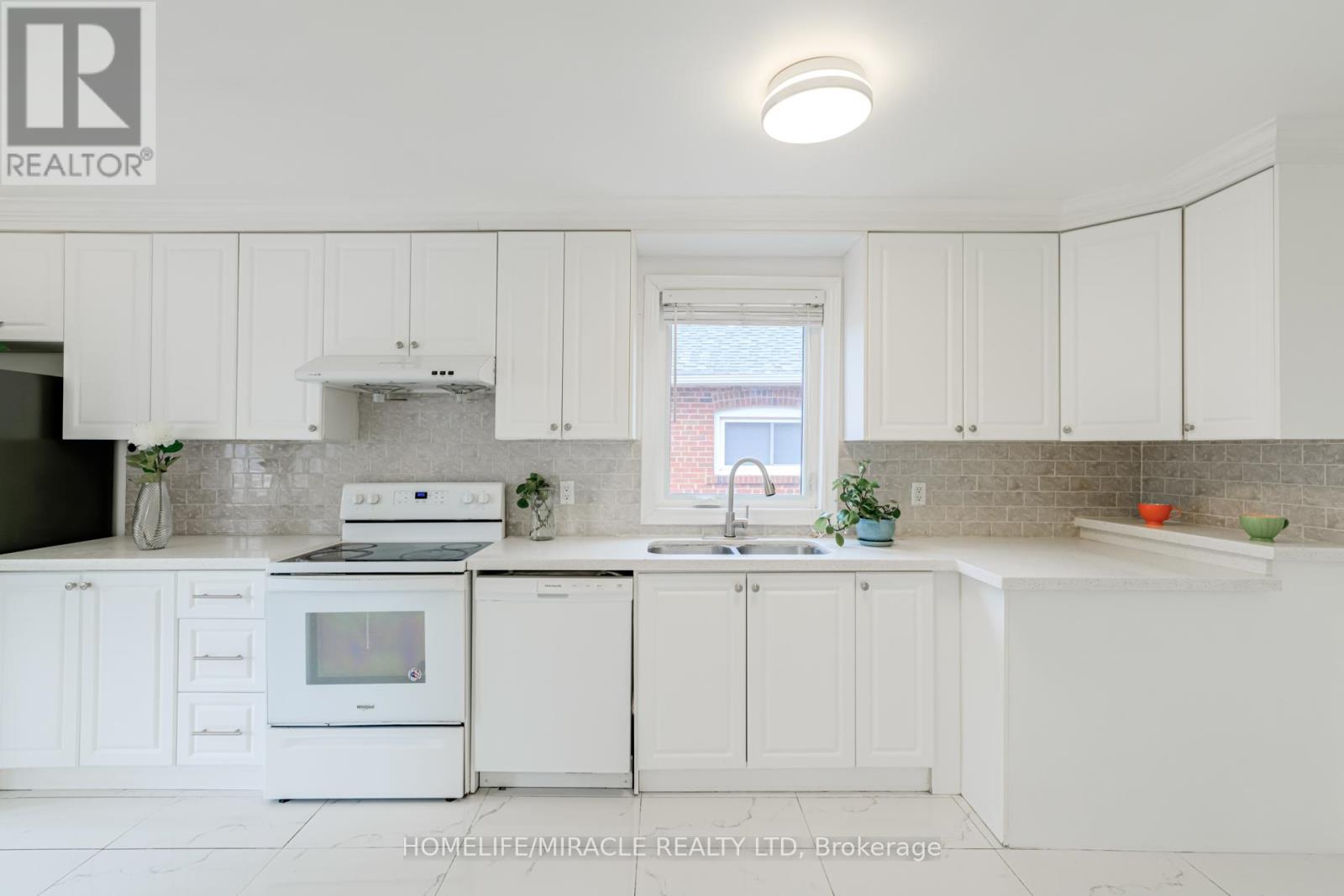 30 Yorkshire Road, Toronto (Ionview), Ontario  M1K 3B6 - Photo 13 - E12910802