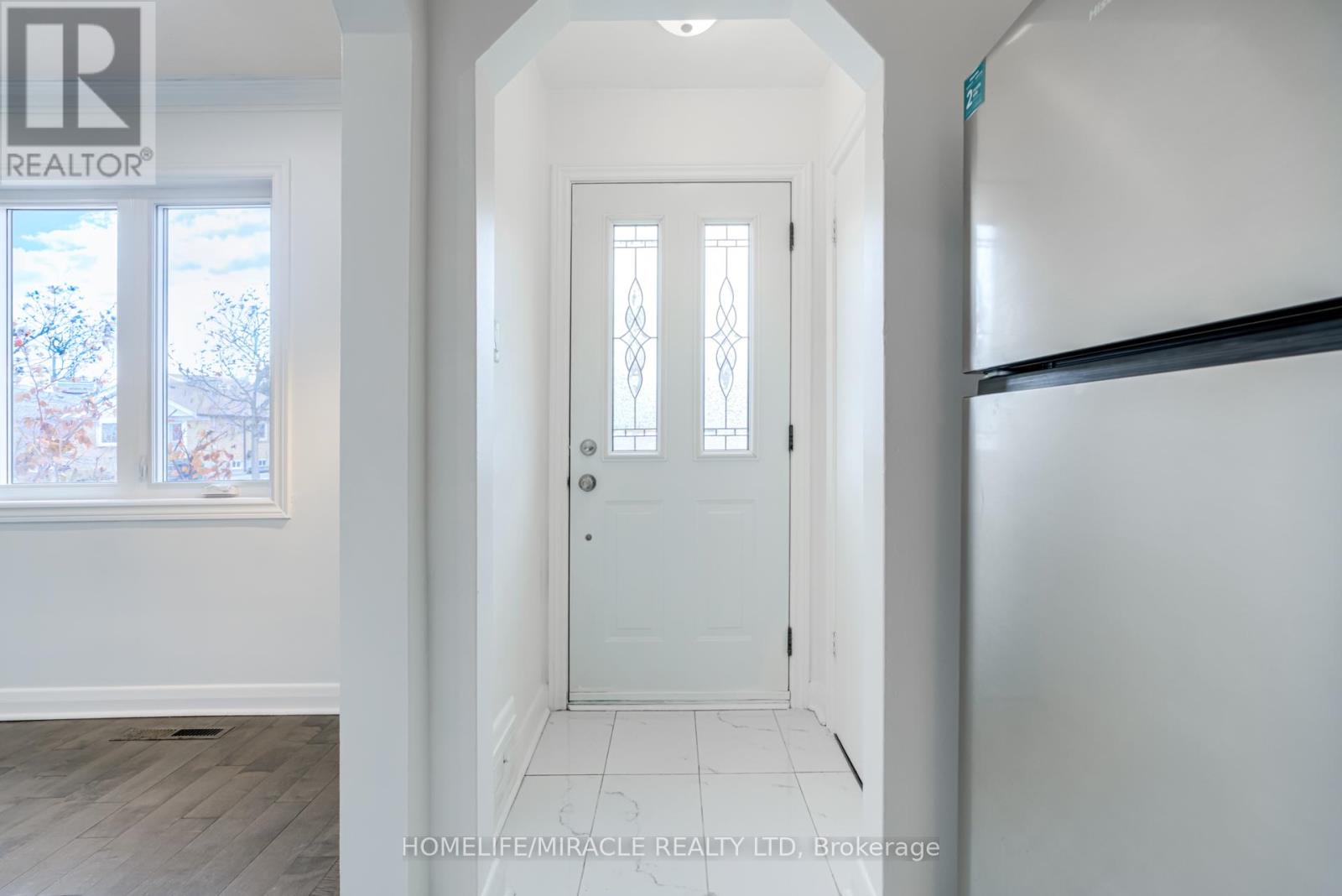 30 Yorkshire Road, Toronto (Ionview), Ontario  M1K 3B6 - Photo 5 - E12910802