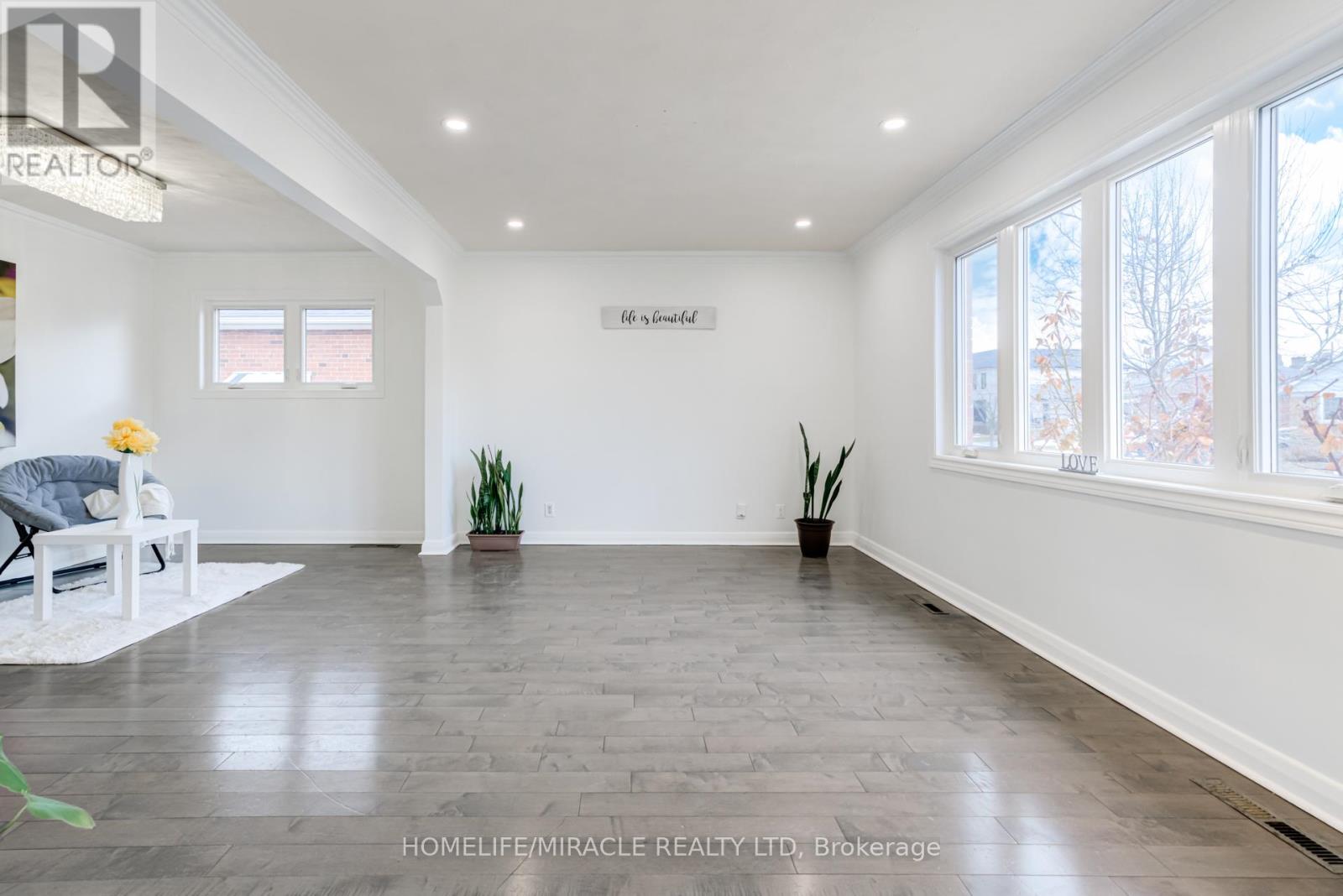 30 Yorkshire Road, Toronto (Ionview), Ontario  M1K 3B6 - Photo 6 - E12910802