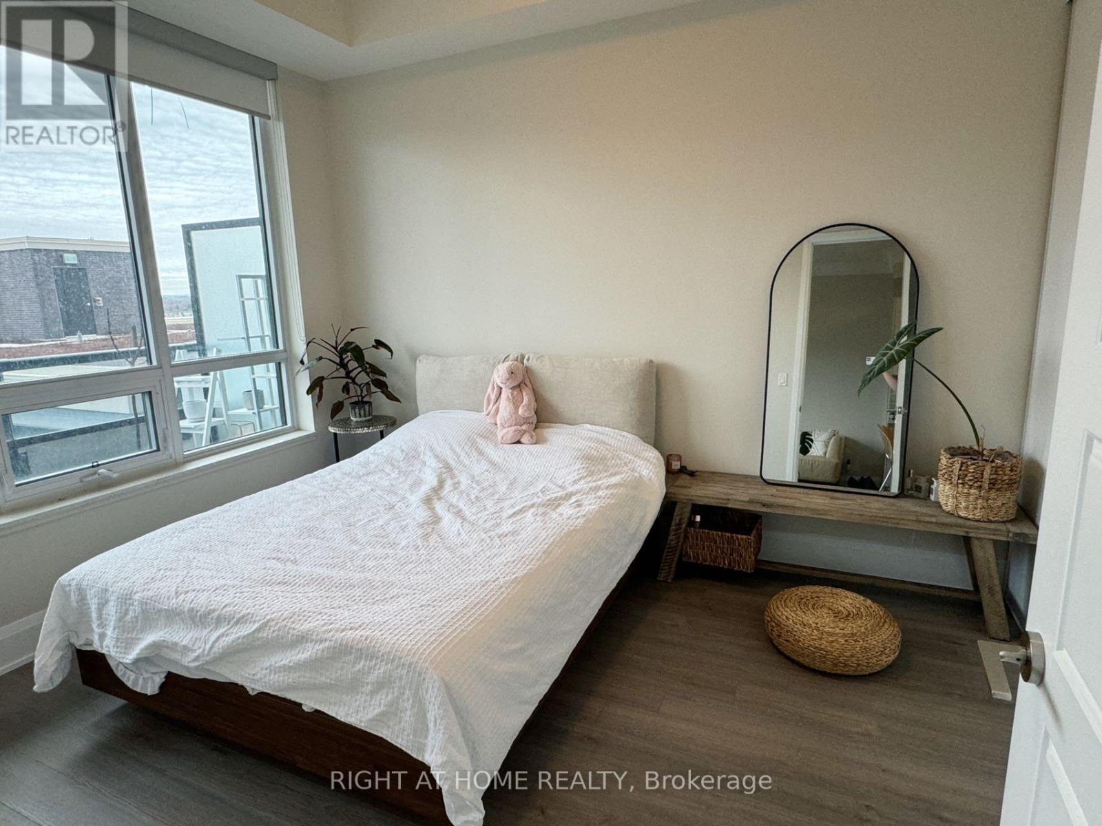 827 - 15 Water Walk Drive, Markham, Ontario  L6G 0G2 - Photo 7 - N12910636