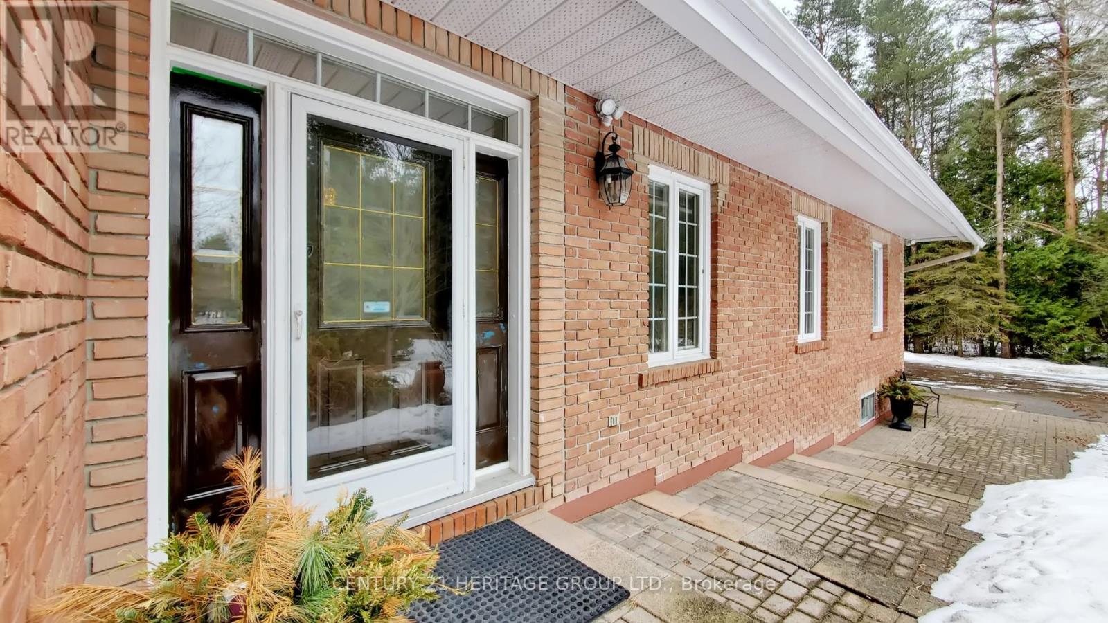 21455 Warden Avenue, East Gwillimbury, Ontario  L0G 1R0 - Photo 10 - N12910654