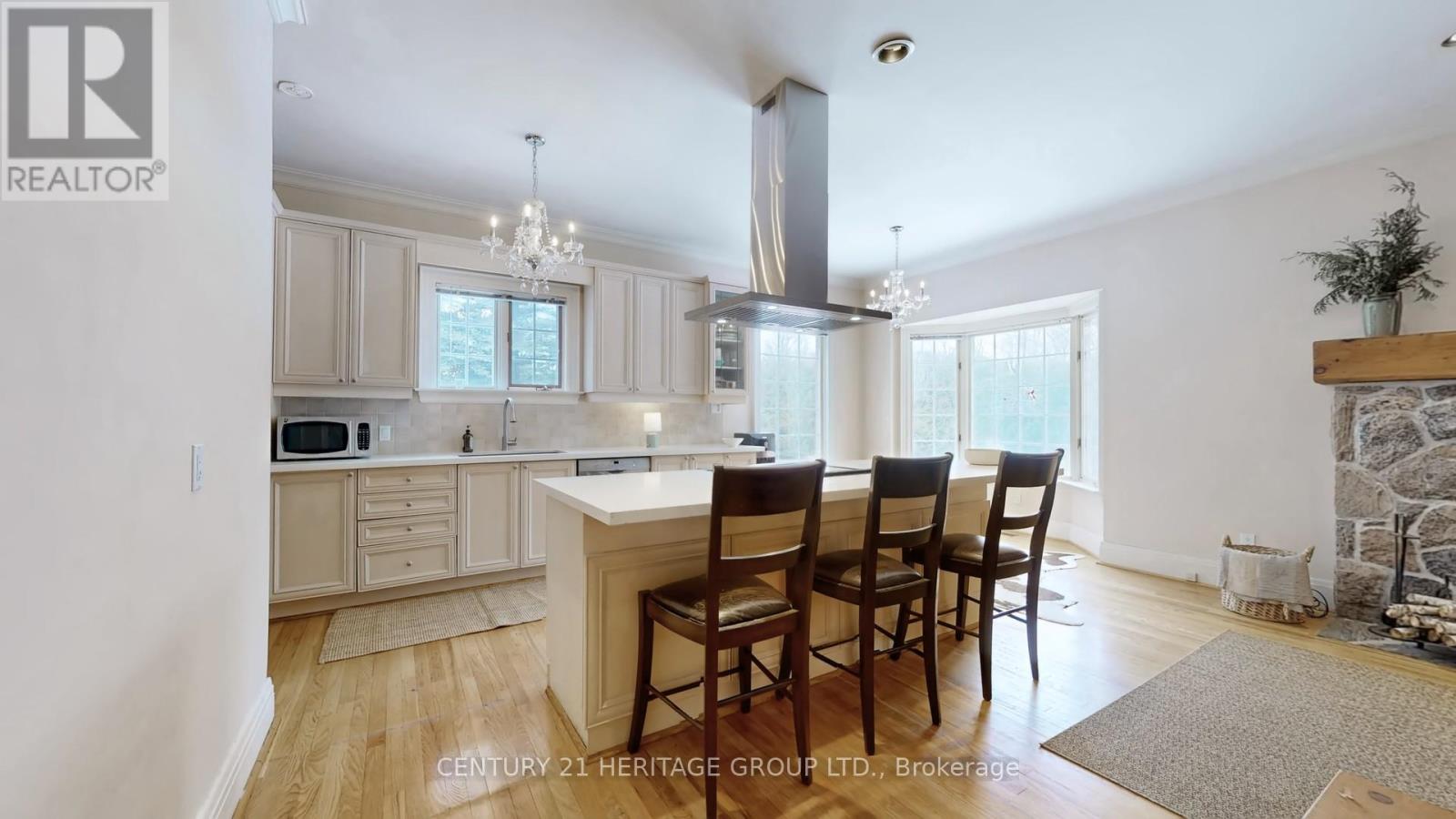 21455 Warden Avenue, East Gwillimbury, Ontario  L0G 1R0 - Photo 16 - N12910654