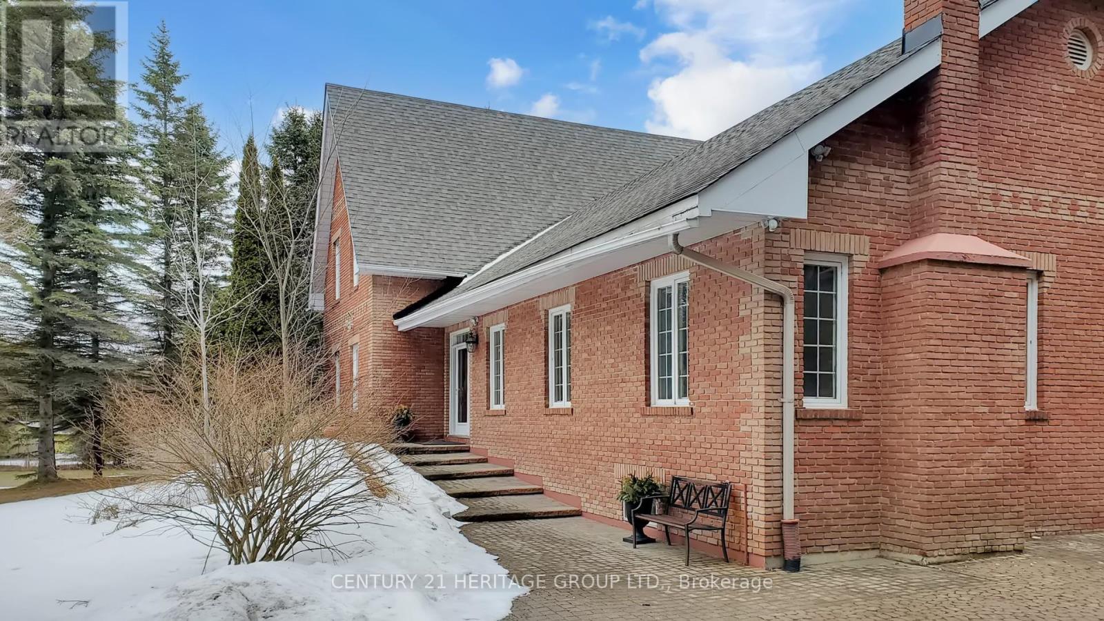 21455 Warden Avenue, East Gwillimbury, Ontario  L0G 1R0 - Photo 8 - N12910654