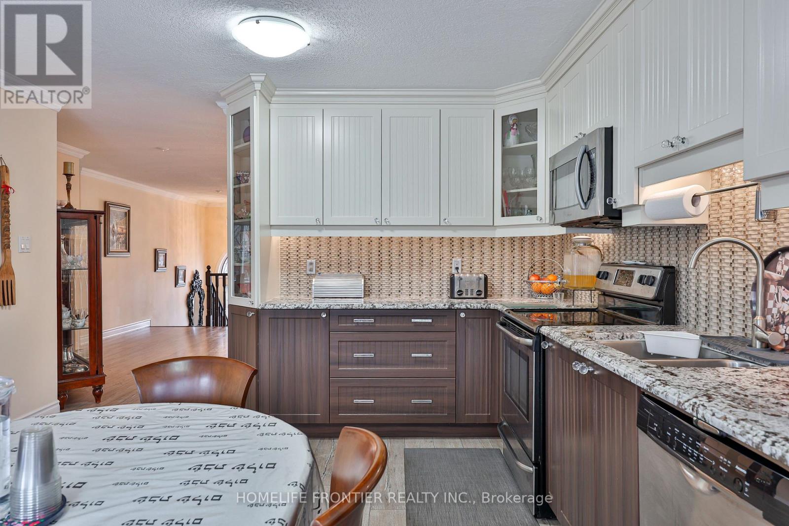 30 Saint Avenue, Bradford West Gwillimbury (Bradford), Ontario  L3Z 3E6 - Photo 13 - N12910692