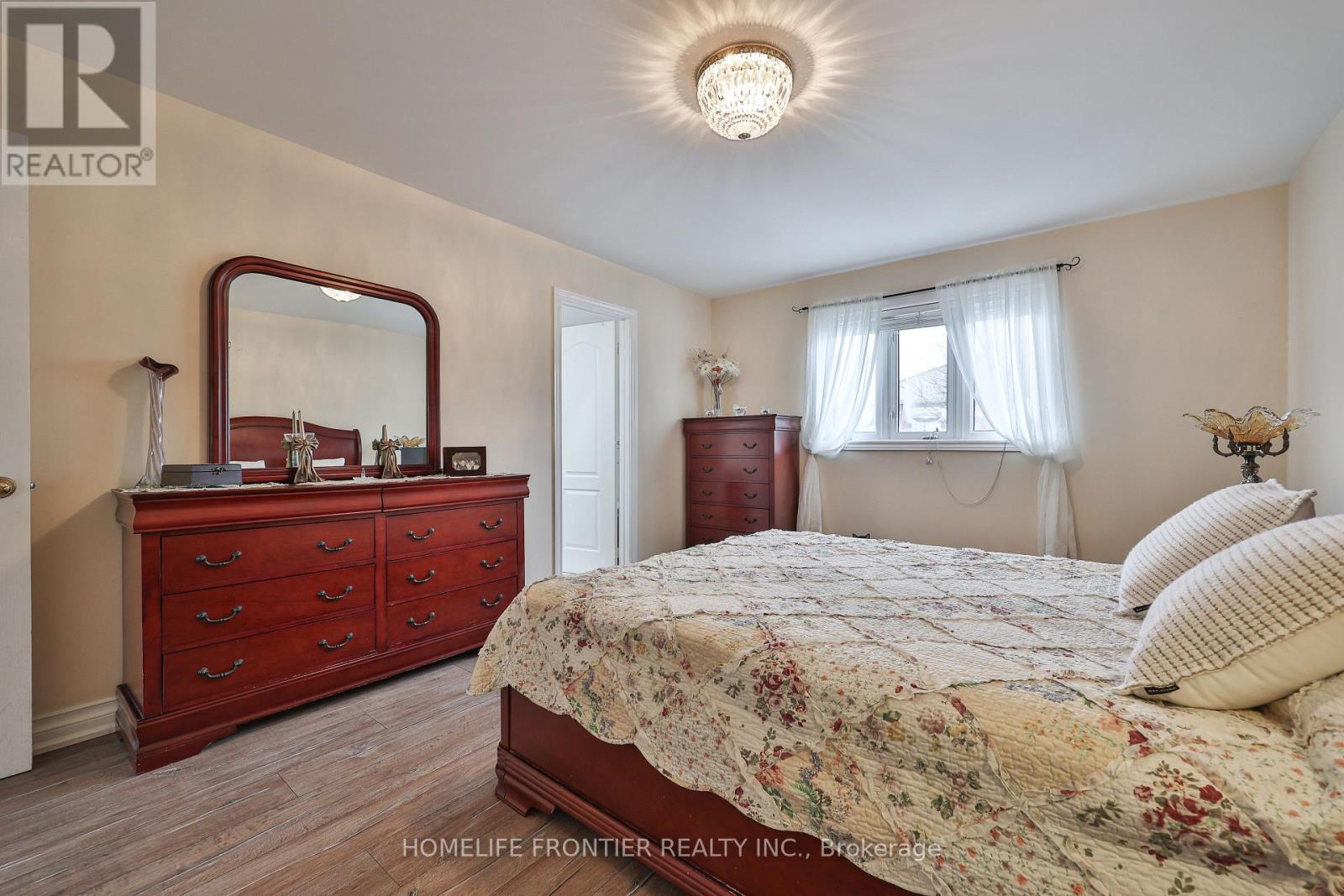 30 Saint Avenue, Bradford West Gwillimbury (Bradford), Ontario  L3Z 3E6 - Photo 21 - N12910692