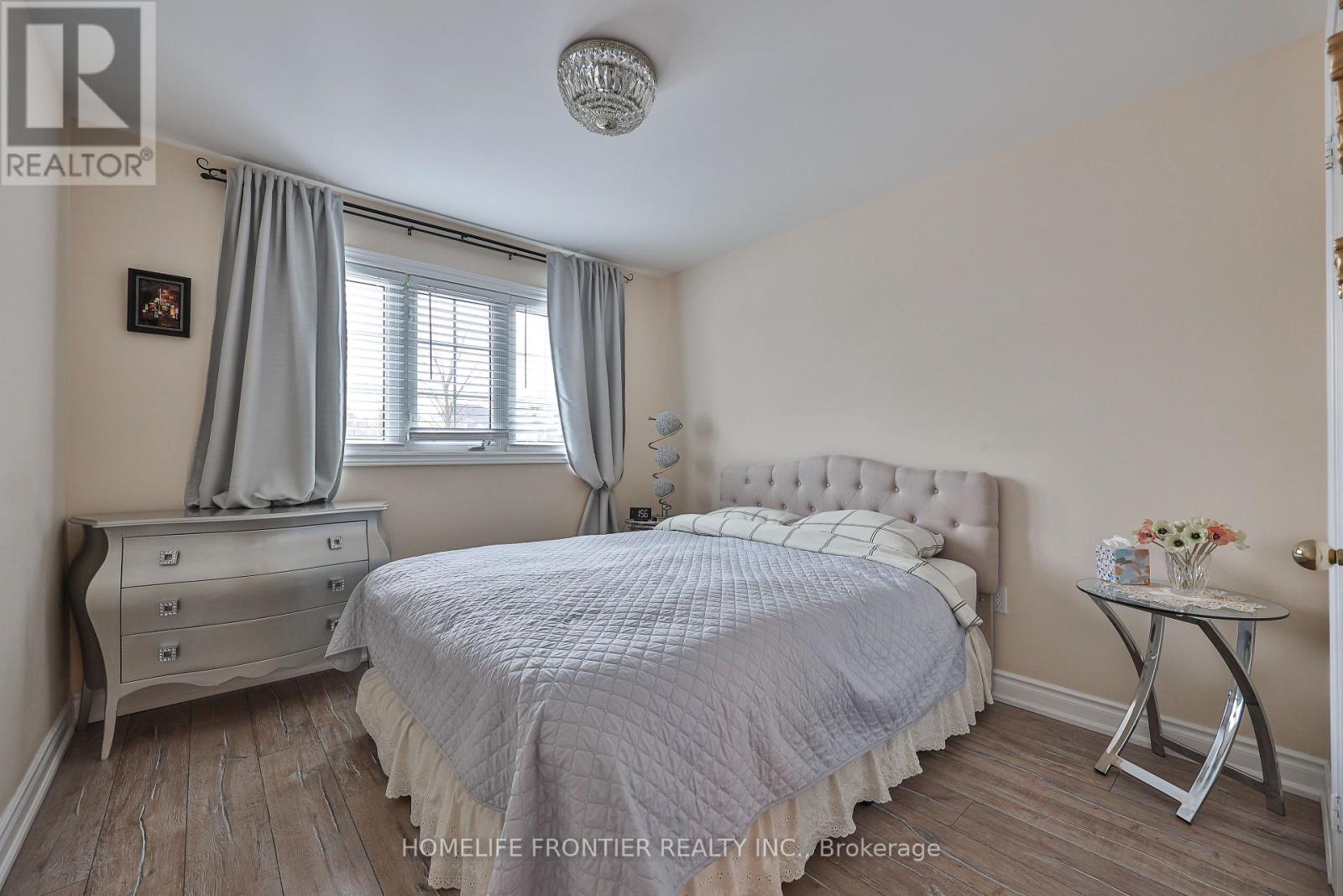 30 Saint Avenue, Bradford West Gwillimbury (Bradford), Ontario  L3Z 3E6 - Photo 24 - N12910692