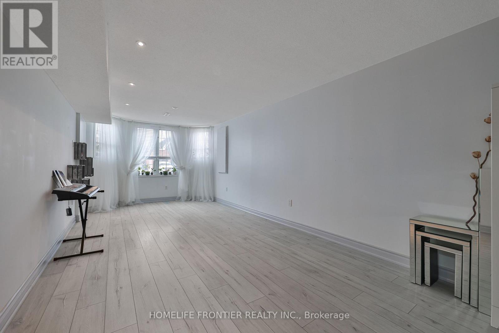 30 Saint Avenue, Bradford West Gwillimbury (Bradford), Ontario  L3Z 3E6 - Photo 32 - N12910692