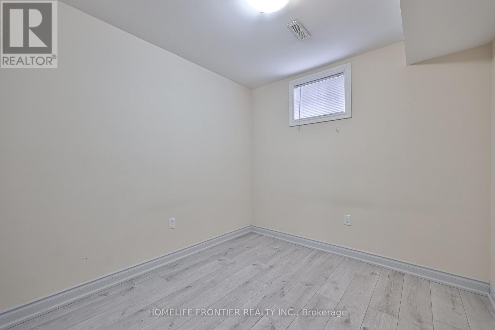 30 Saint Avenue, Bradford West Gwillimbury (Bradford), Ontario  L3Z 3E6 - Photo 35 - N12910692