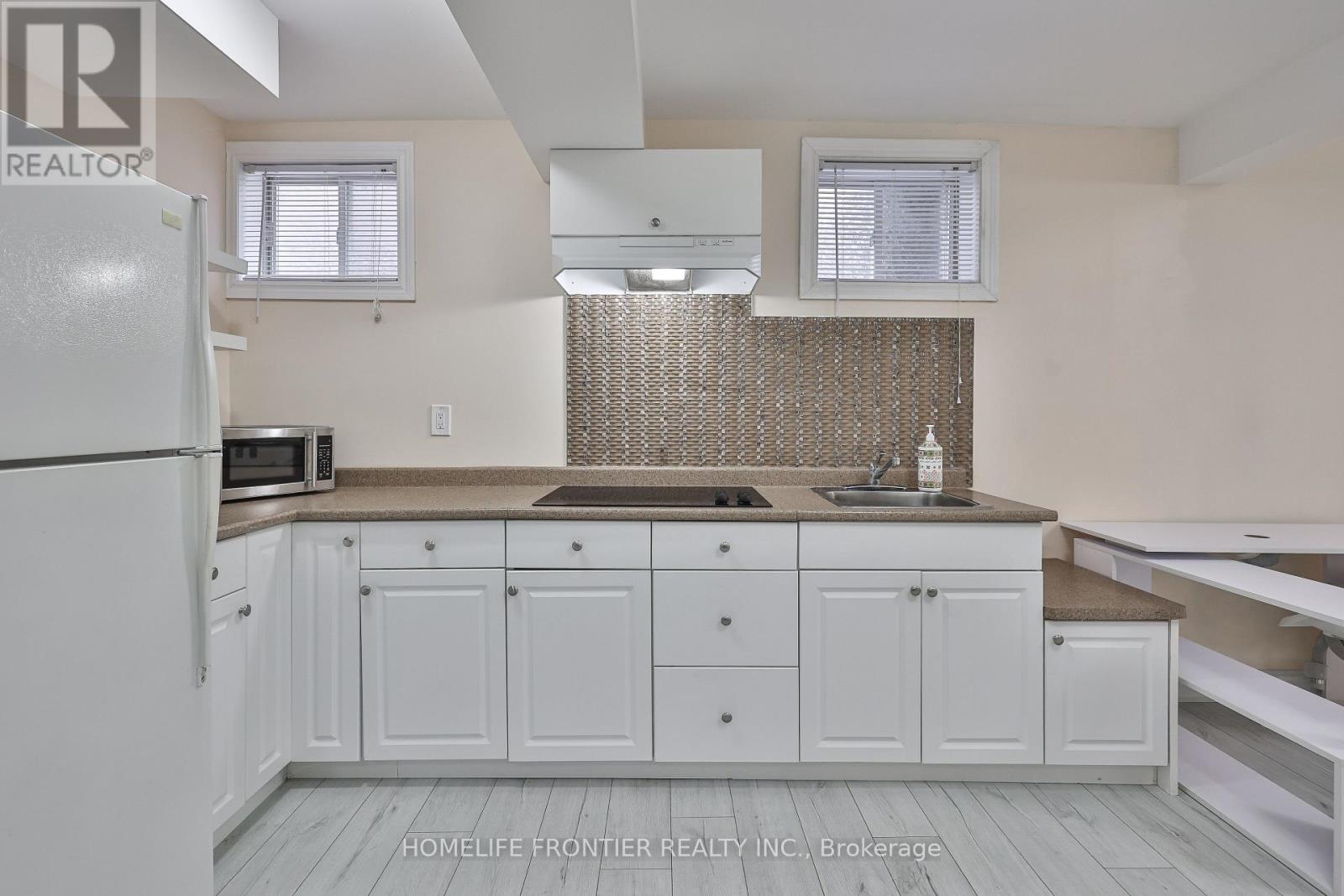 30 Saint Avenue, Bradford West Gwillimbury (Bradford), Ontario  L3Z 3E6 - Photo 39 - N12910692