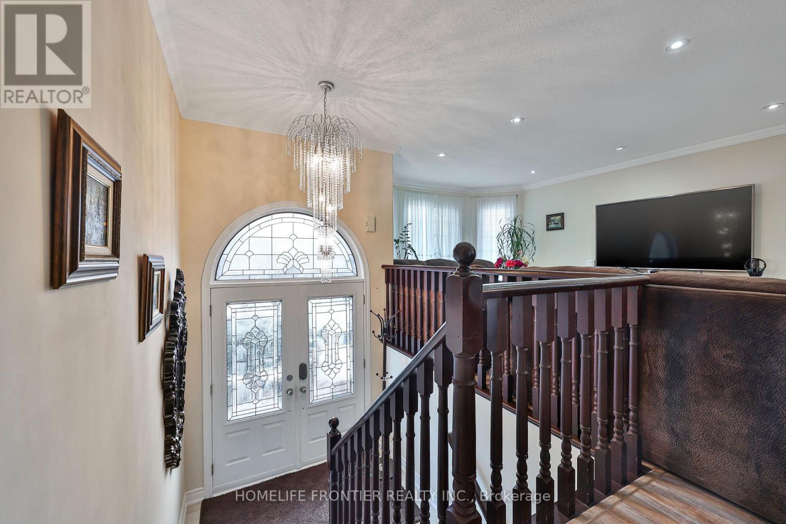 30 Saint Avenue, Bradford West Gwillimbury (Bradford), Ontario  L3Z 3E6 - Photo 5 - N12910692