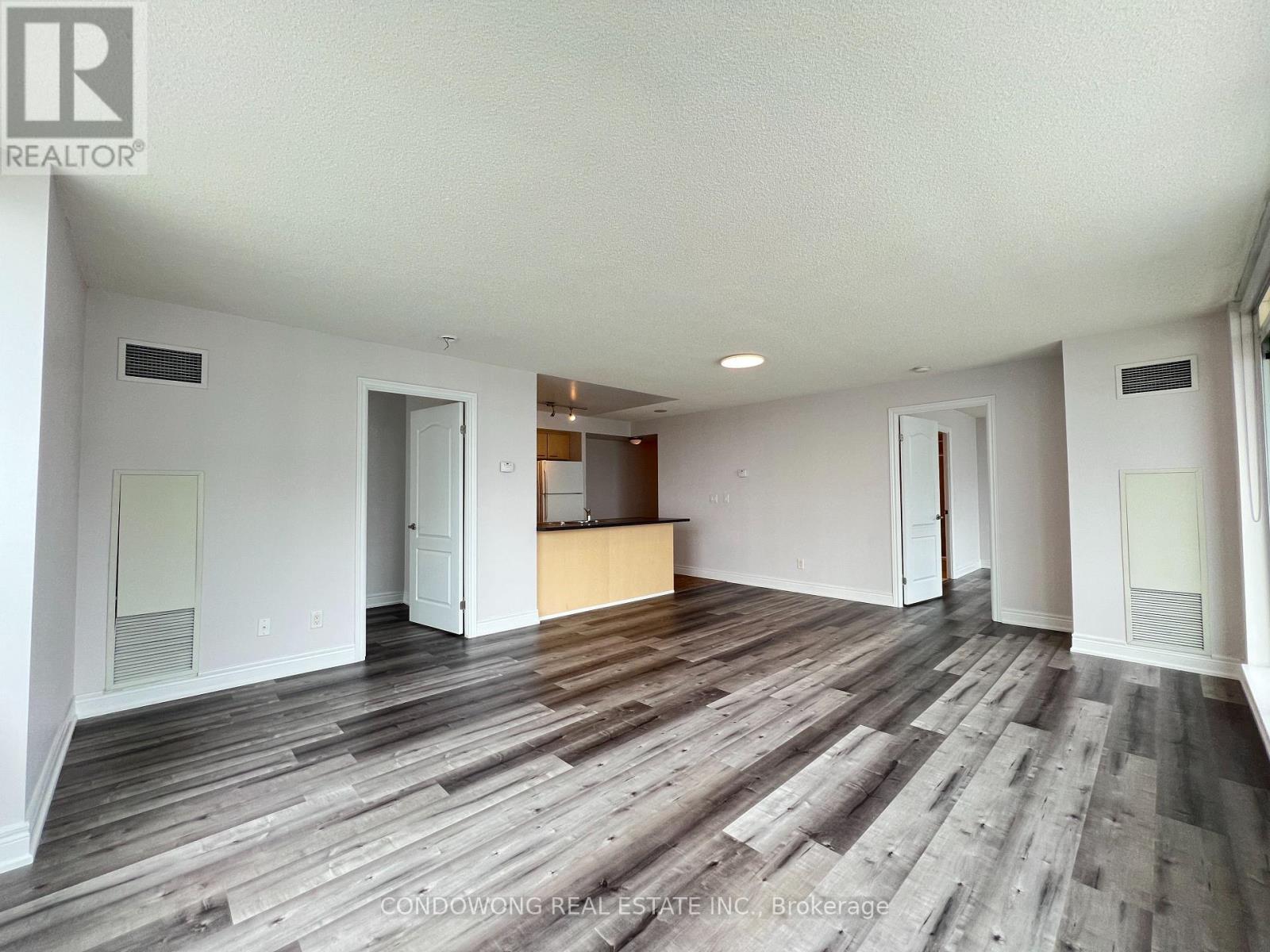 918 - 48 Suncrest Boulevard, Markham, Ontario  L3T 7Y5 - Photo 5 - N12910710