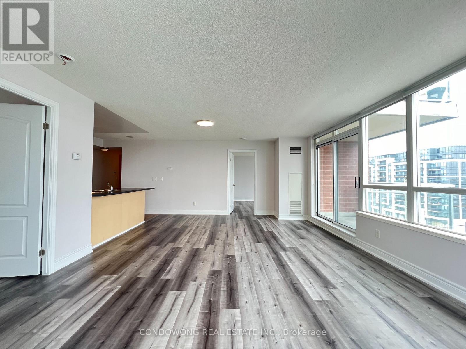 918 - 48 Suncrest Boulevard, Markham, Ontario  L3T 7Y5 - Photo 6 - N12910710