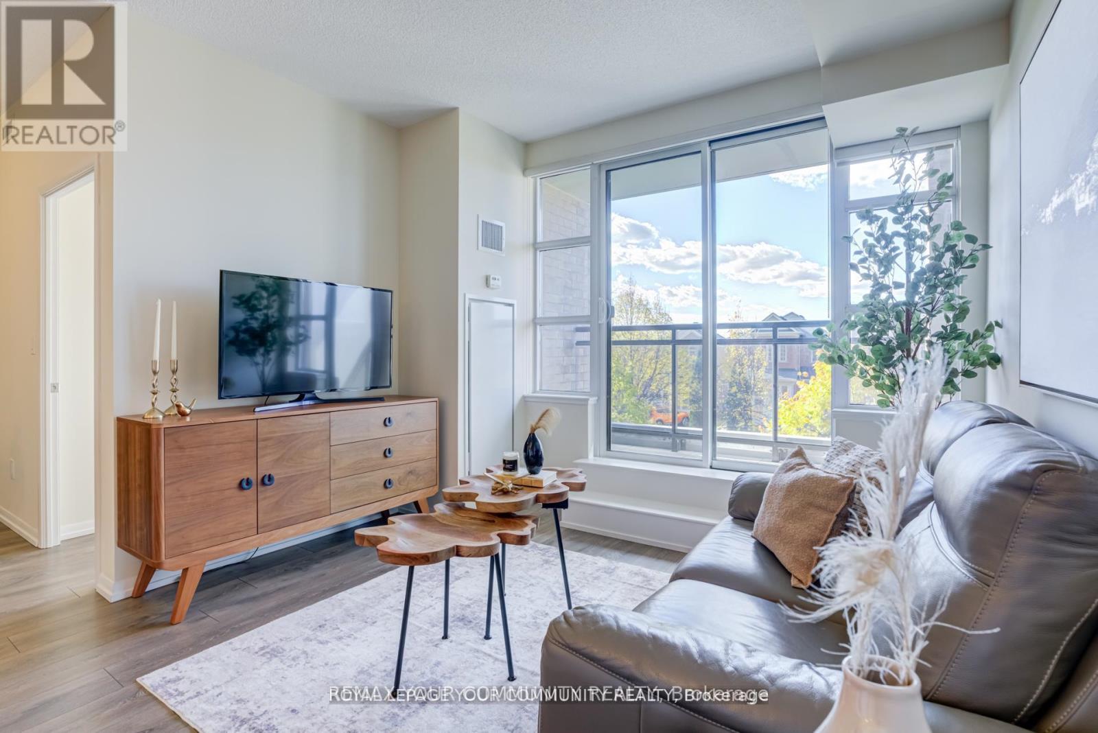 222 - 540 BUR OAK AVENUE, Markham, Ontario