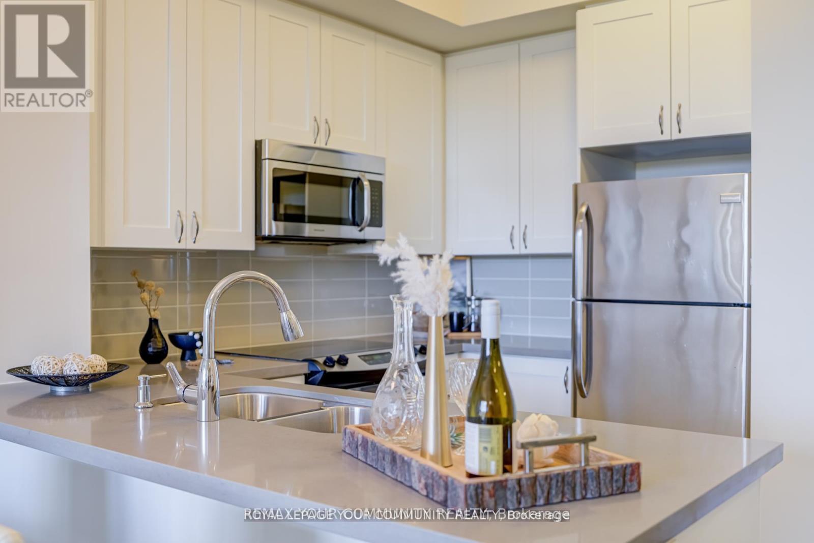 222 - 540 Bur Oak Avenue, Markham, Ontario  L6C 0Y2 - Photo 4 - N12910738