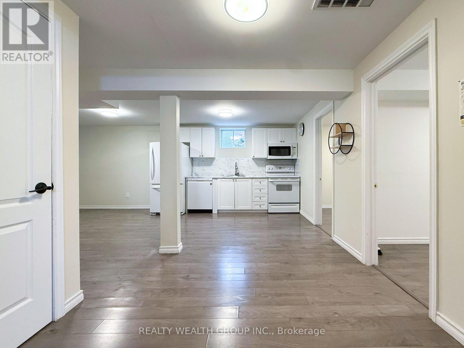 61 Stollar Boulevard, Barrie (Little Lake), Ontario  L4M 6N3 - Photo 6 - S12910704