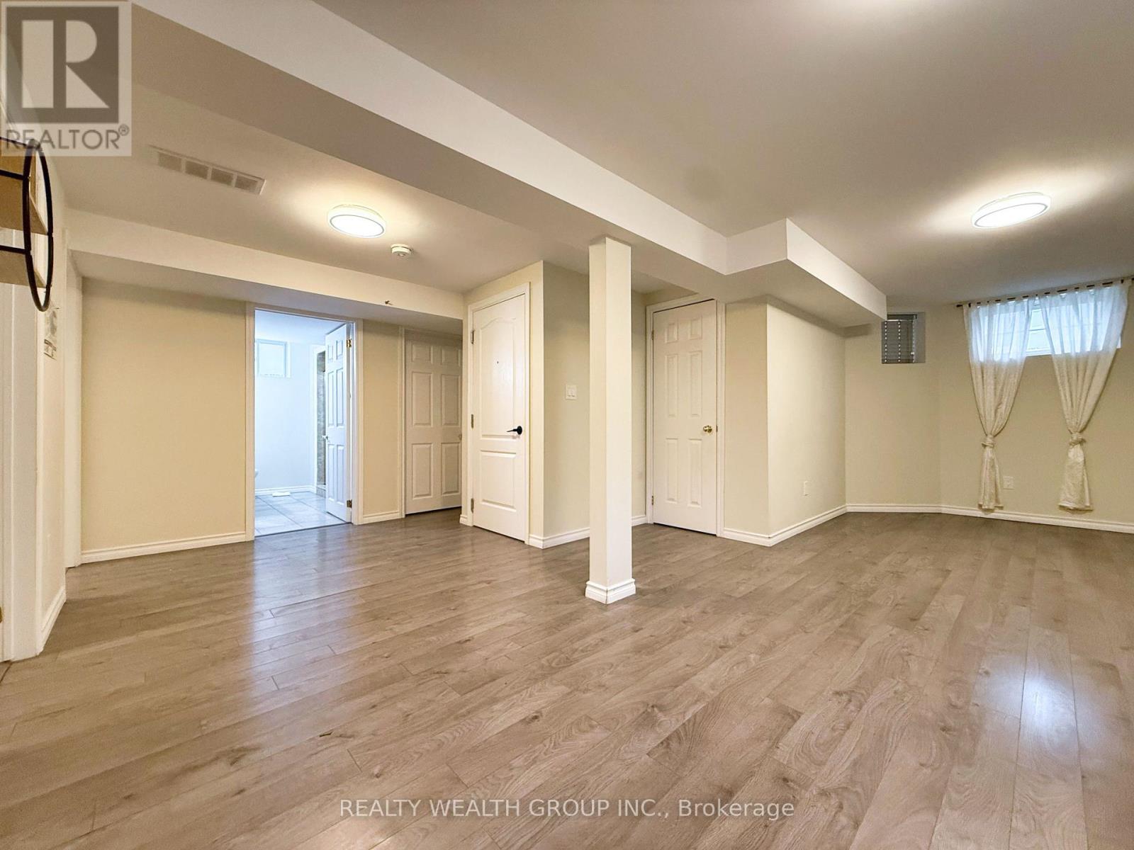 61 Stollar Boulevard, Barrie (Little Lake), Ontario  L4M 6N3 - Photo 7 - S12910704