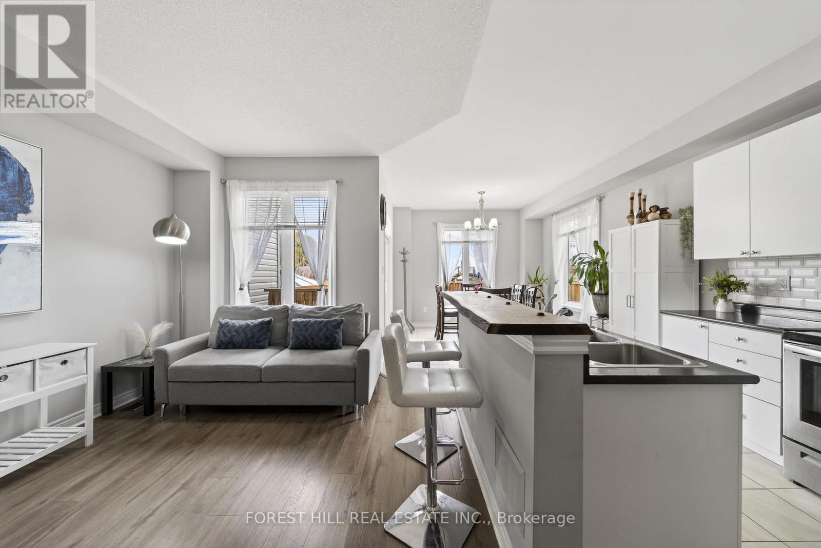 37 Greenwood Drive, Essa, Ontario  L3W 0N5 - Photo 6 - N12909876